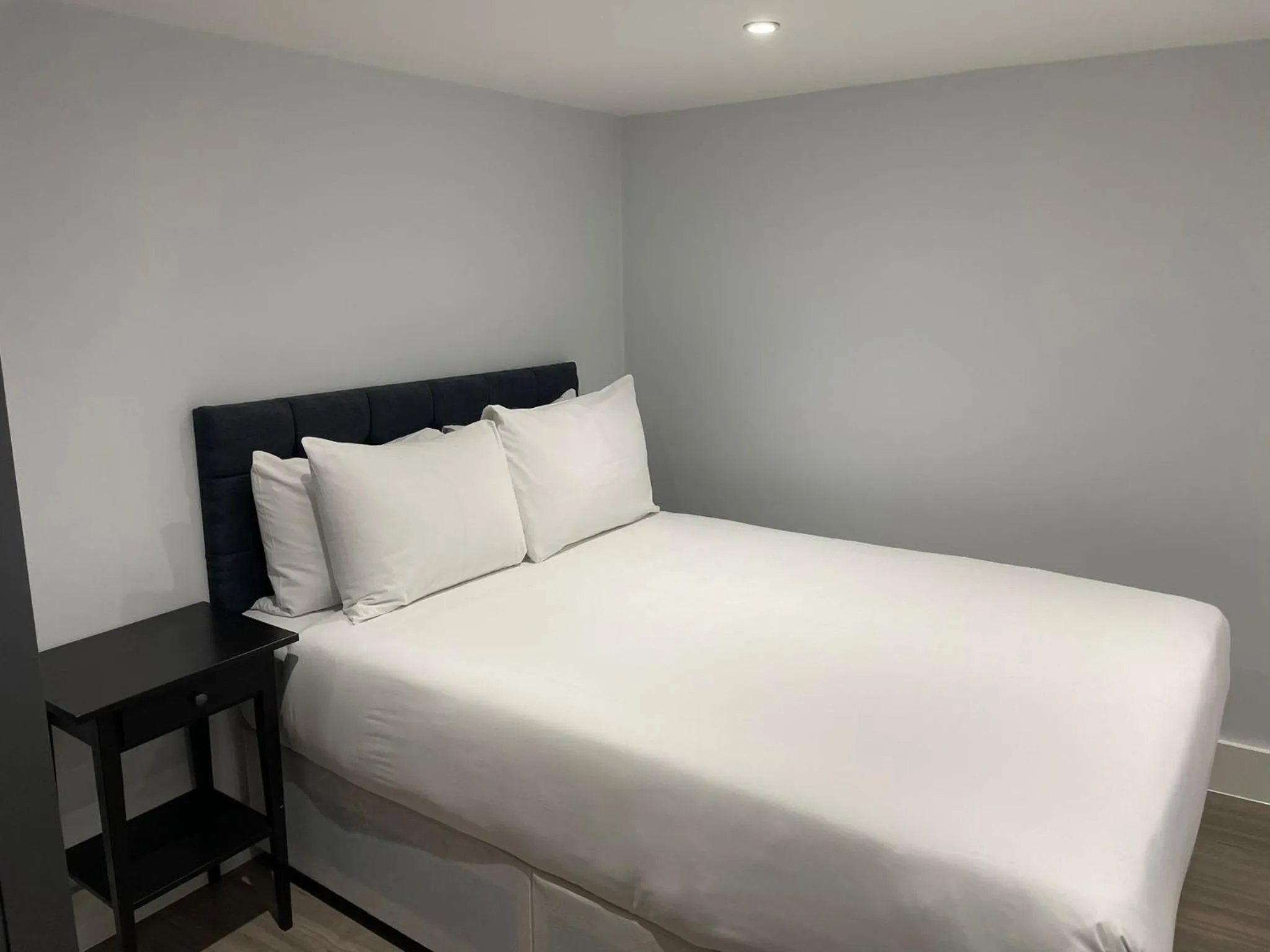 Bedroom, Bed in MSK Superior