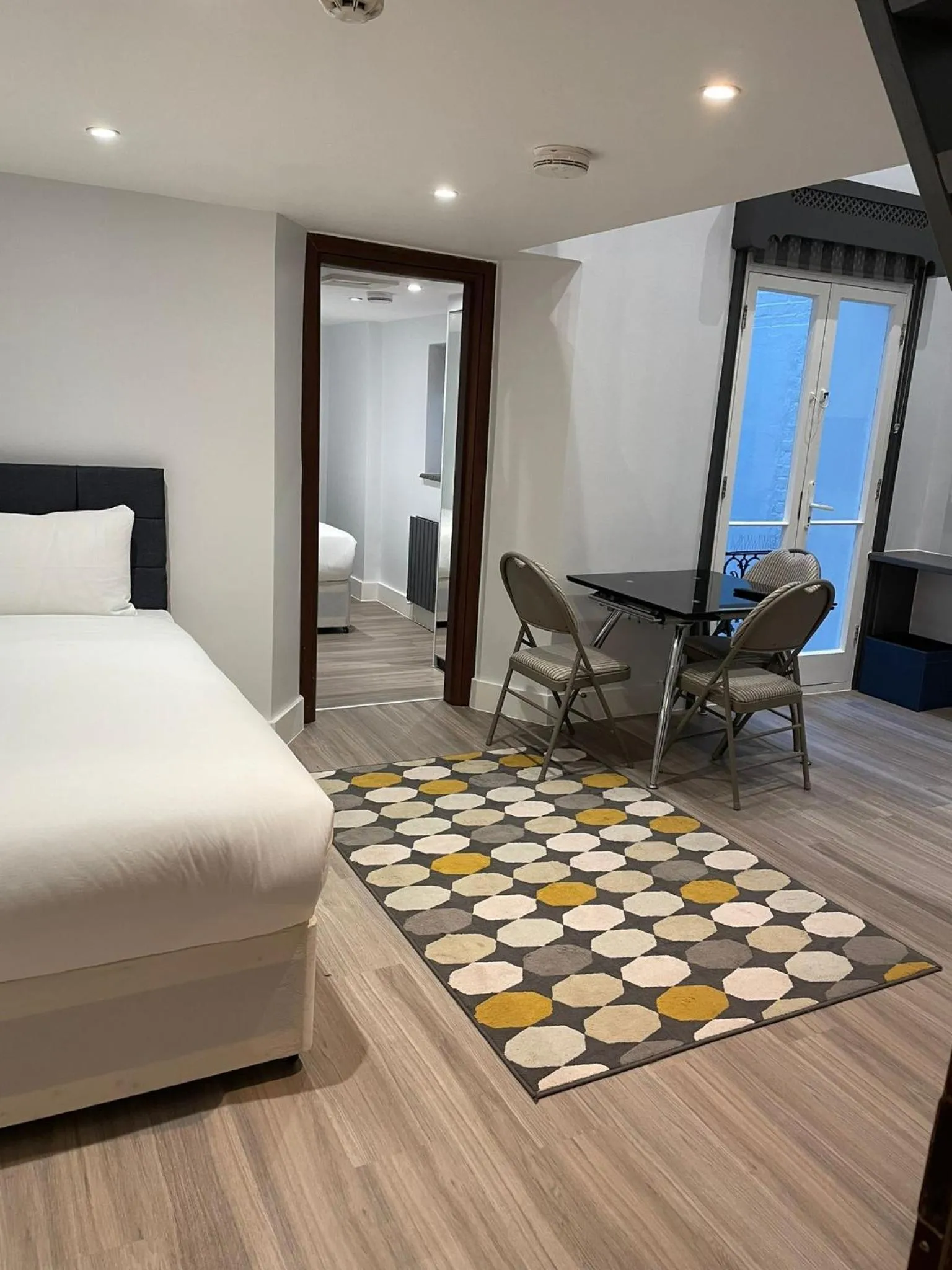 Bedroom, Bed in MSK Superior