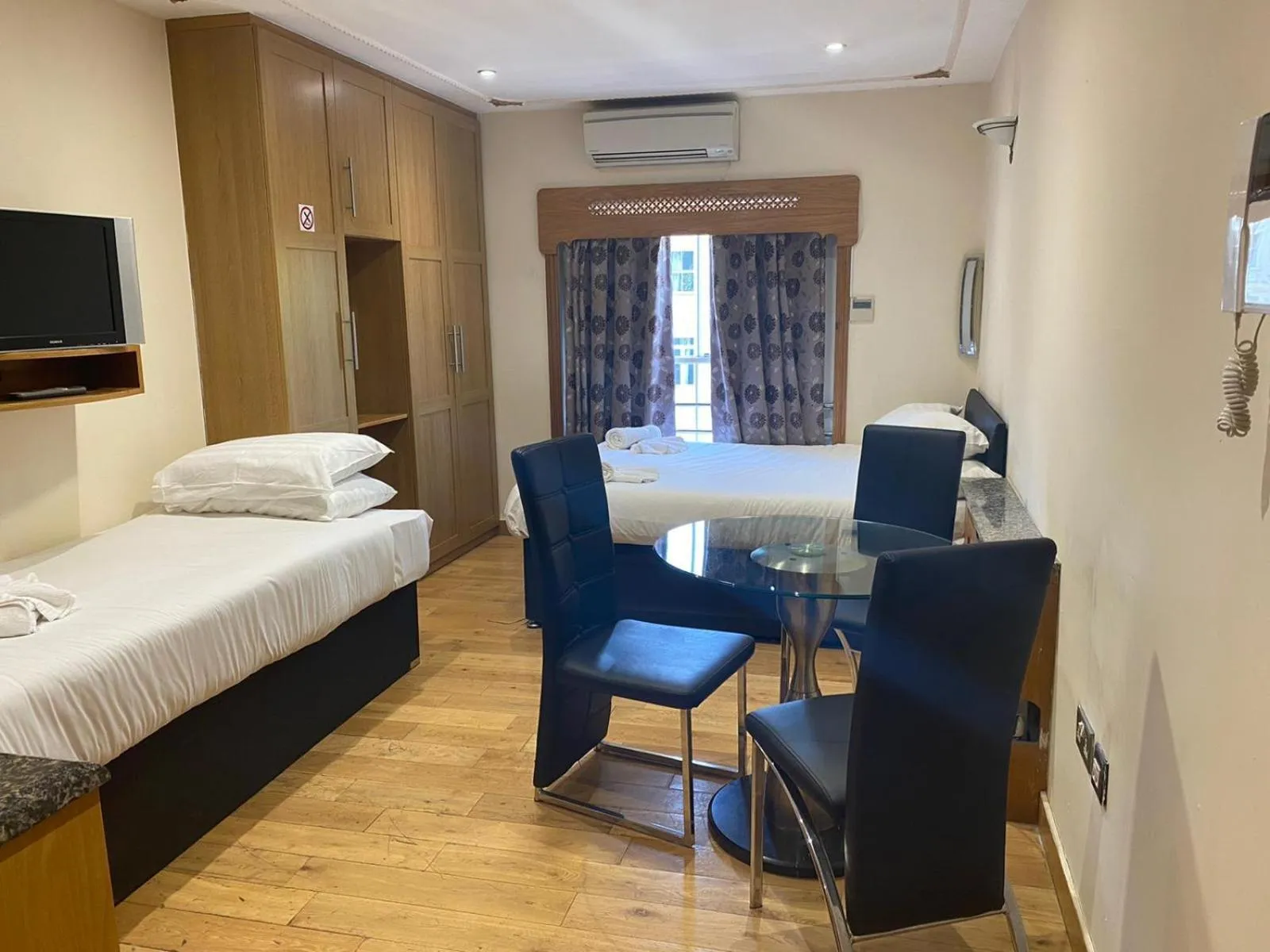 Bedroom, Bed in MSK Superior