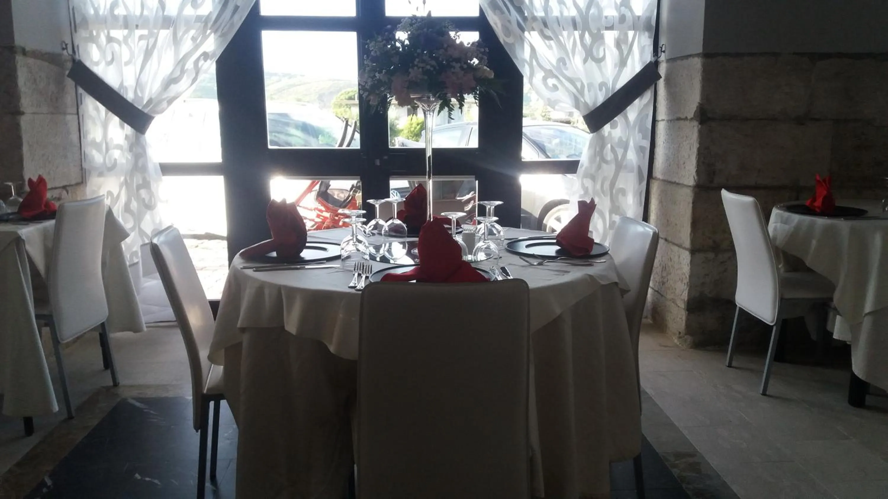 Restaurant/places to eat in Il Postiglione Hotel - Sala Ricevimenti Minturno