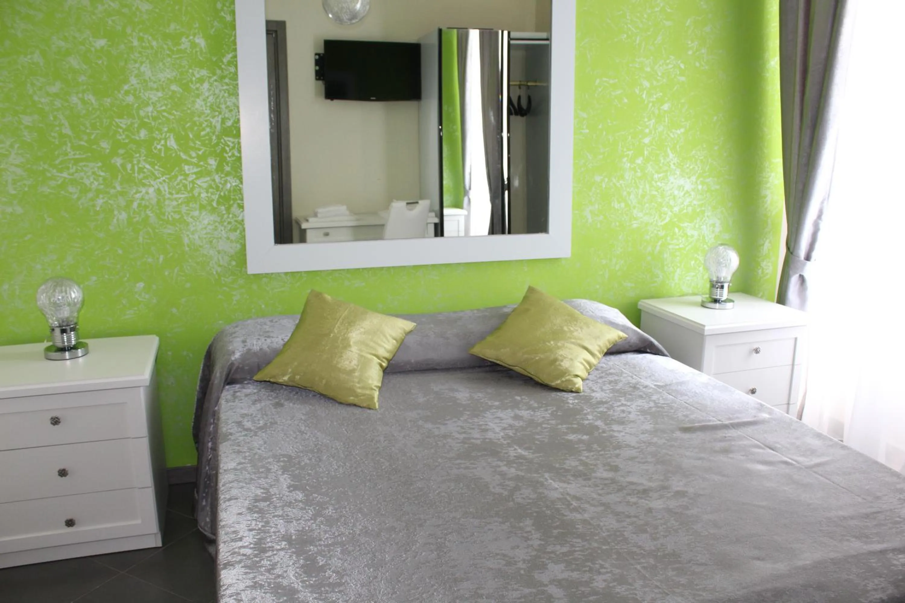 Photo of the whole room, Bed in Il Postiglione Hotel - Sala Ricevimenti Minturno