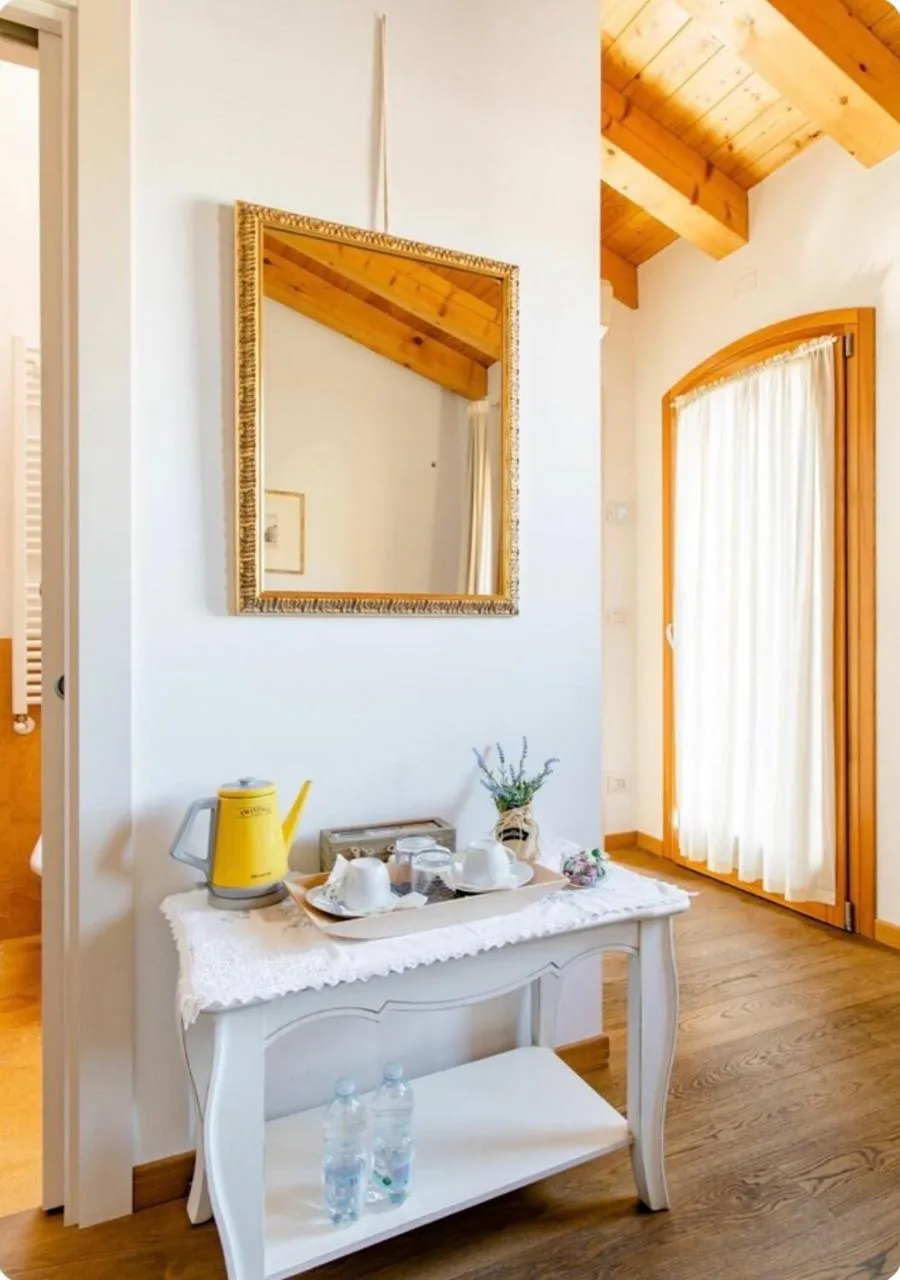 Decorative detail in Al Piccolo Clarin