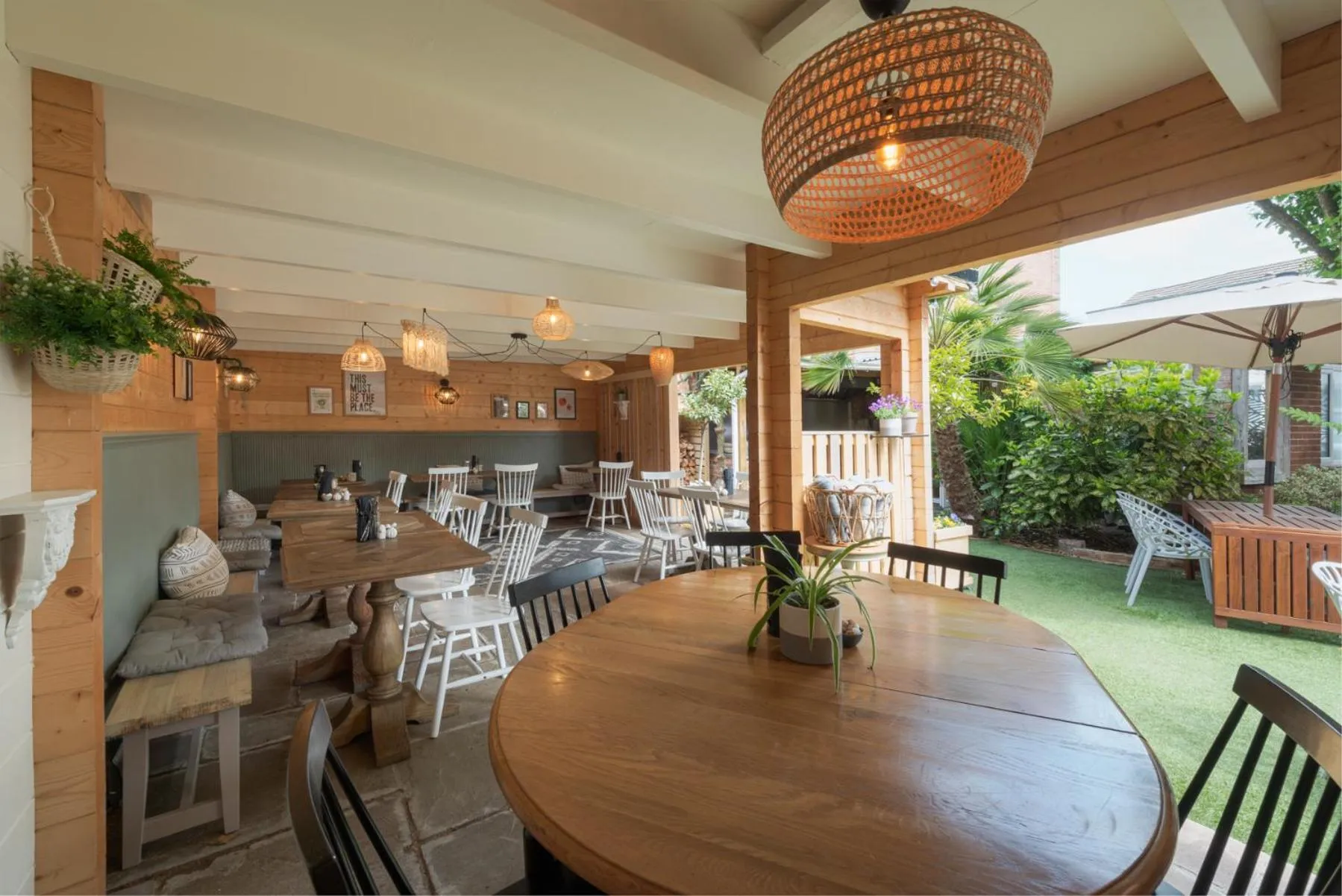 Restaurant/places to eat in Florence House Boutique Hotel and Restaurant