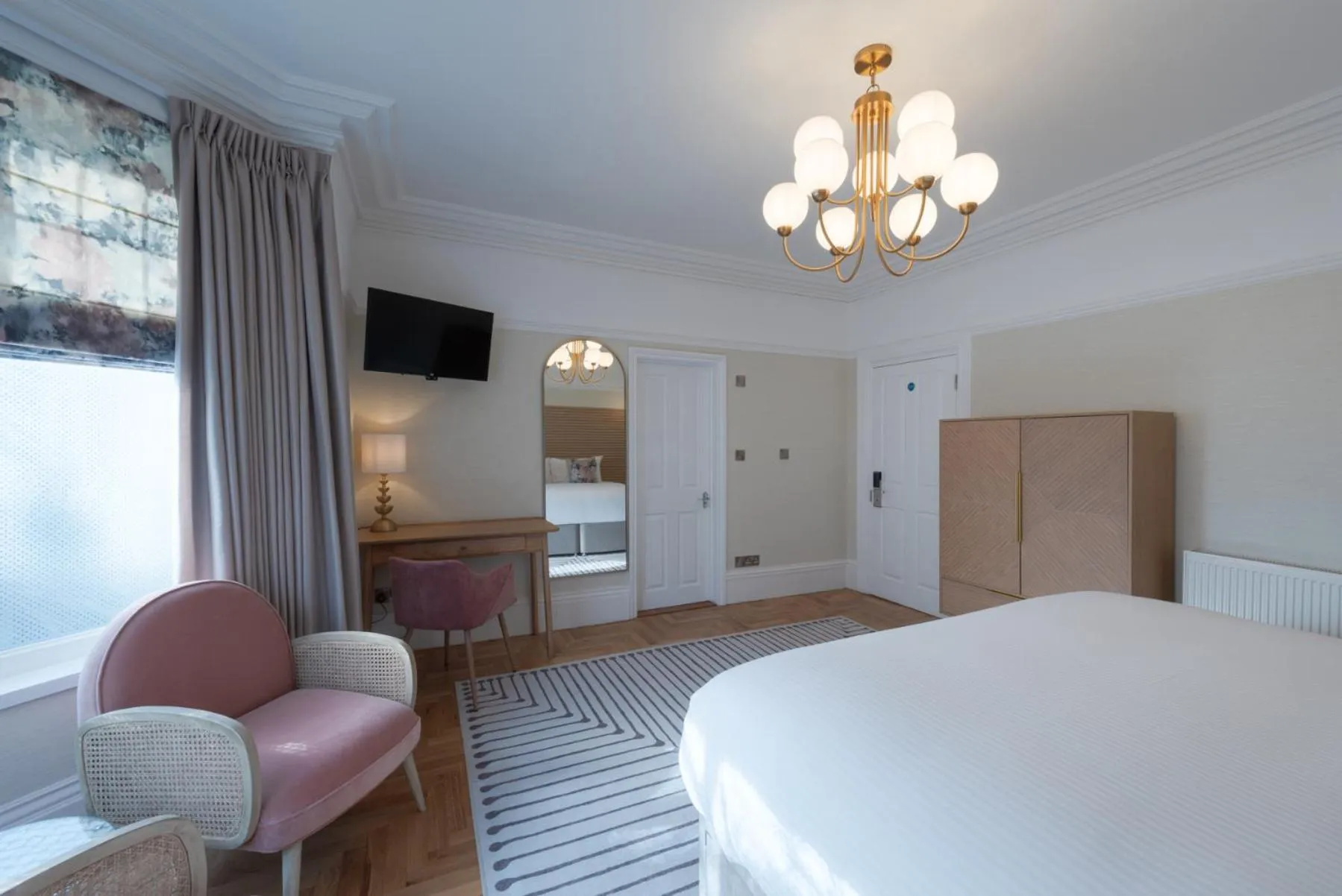 Bed in Florence House Boutique Hotel and Restaurant