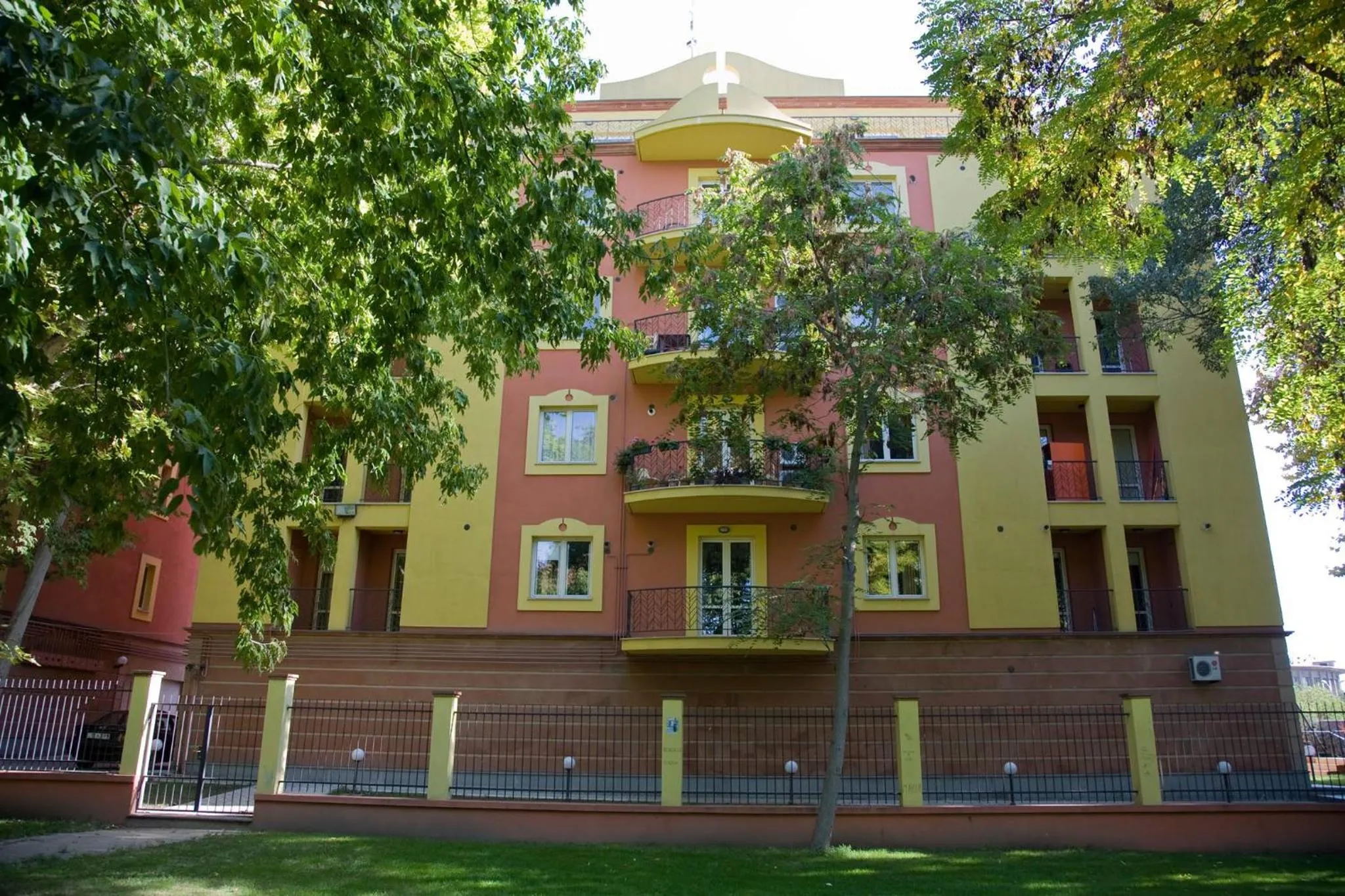 Residence Yezeguelian