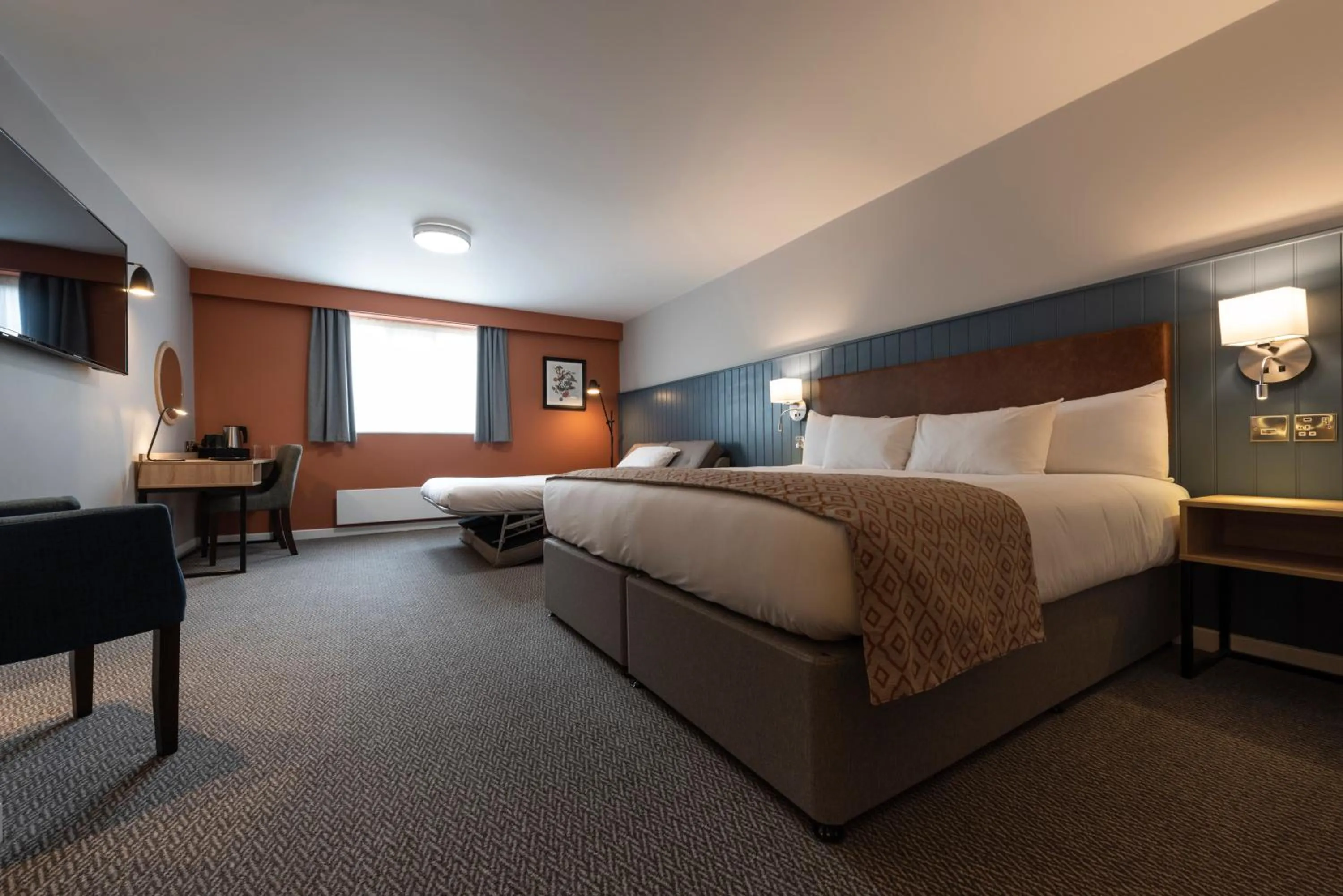 Bedroom, Bed in Wilmslow Lodge