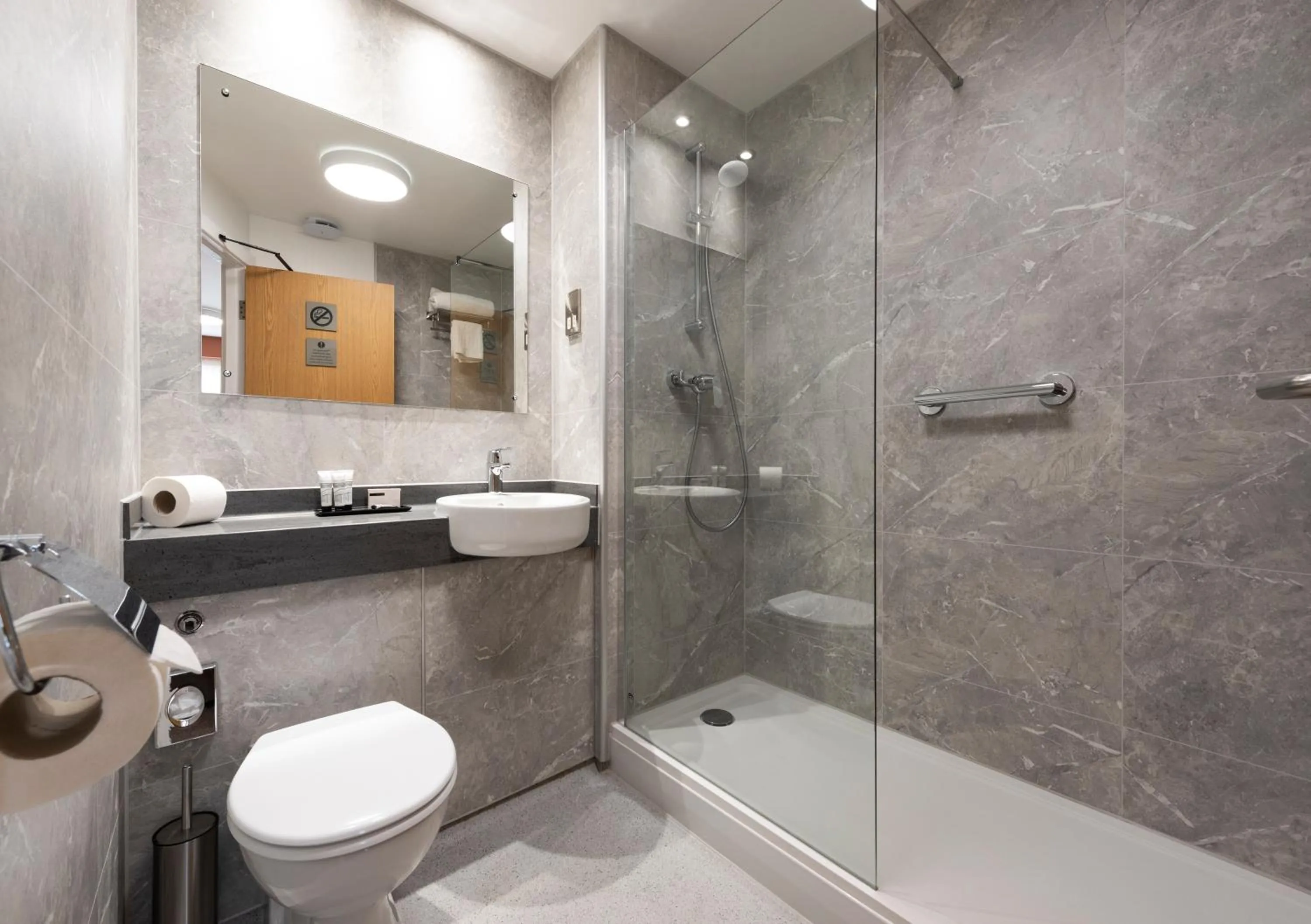 Toilet in Wilmslow Lodge