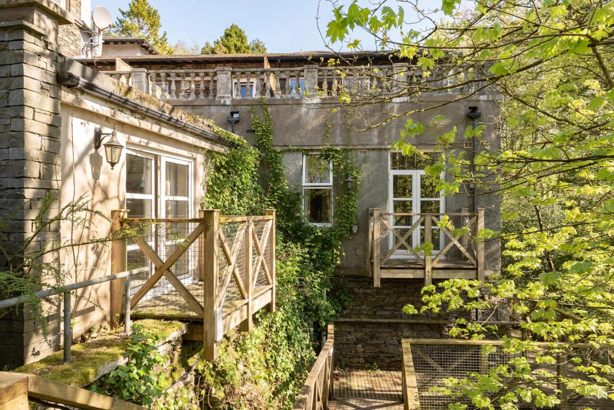 Property building in Windermere Manor Hotel