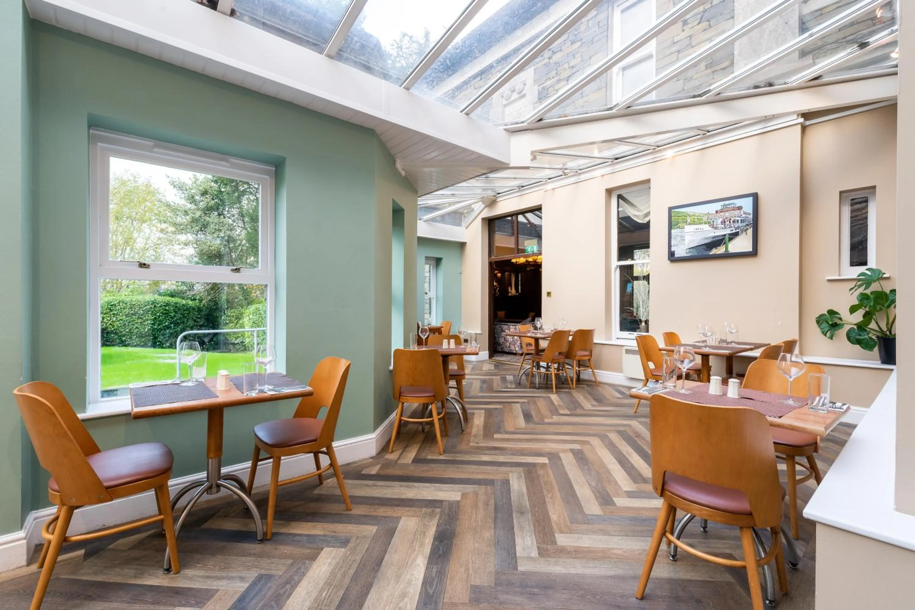 Restaurant/places to eat in Windermere Manor Hotel