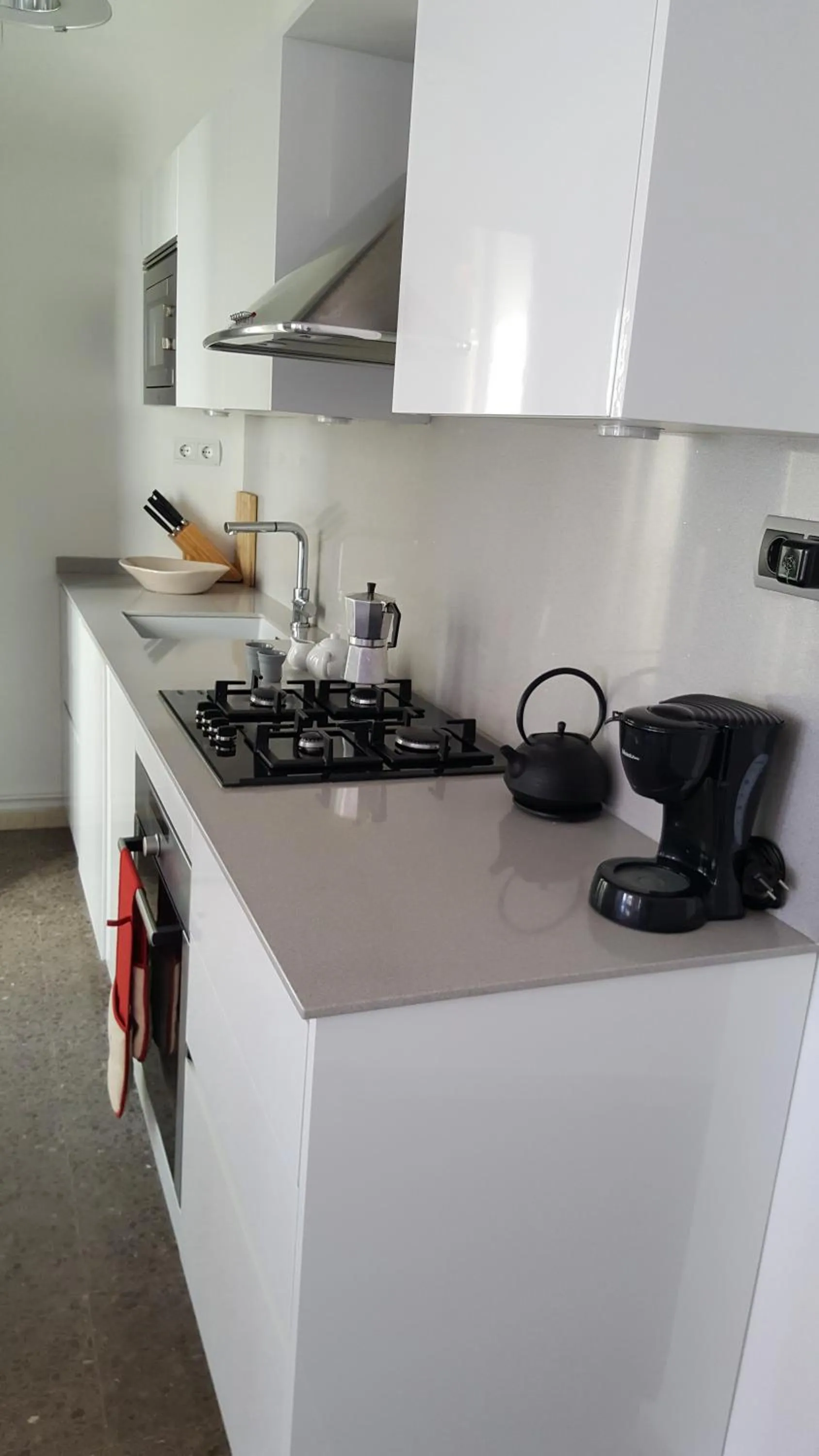 Kitchen or kitchenette in The Sky Attic Apartment