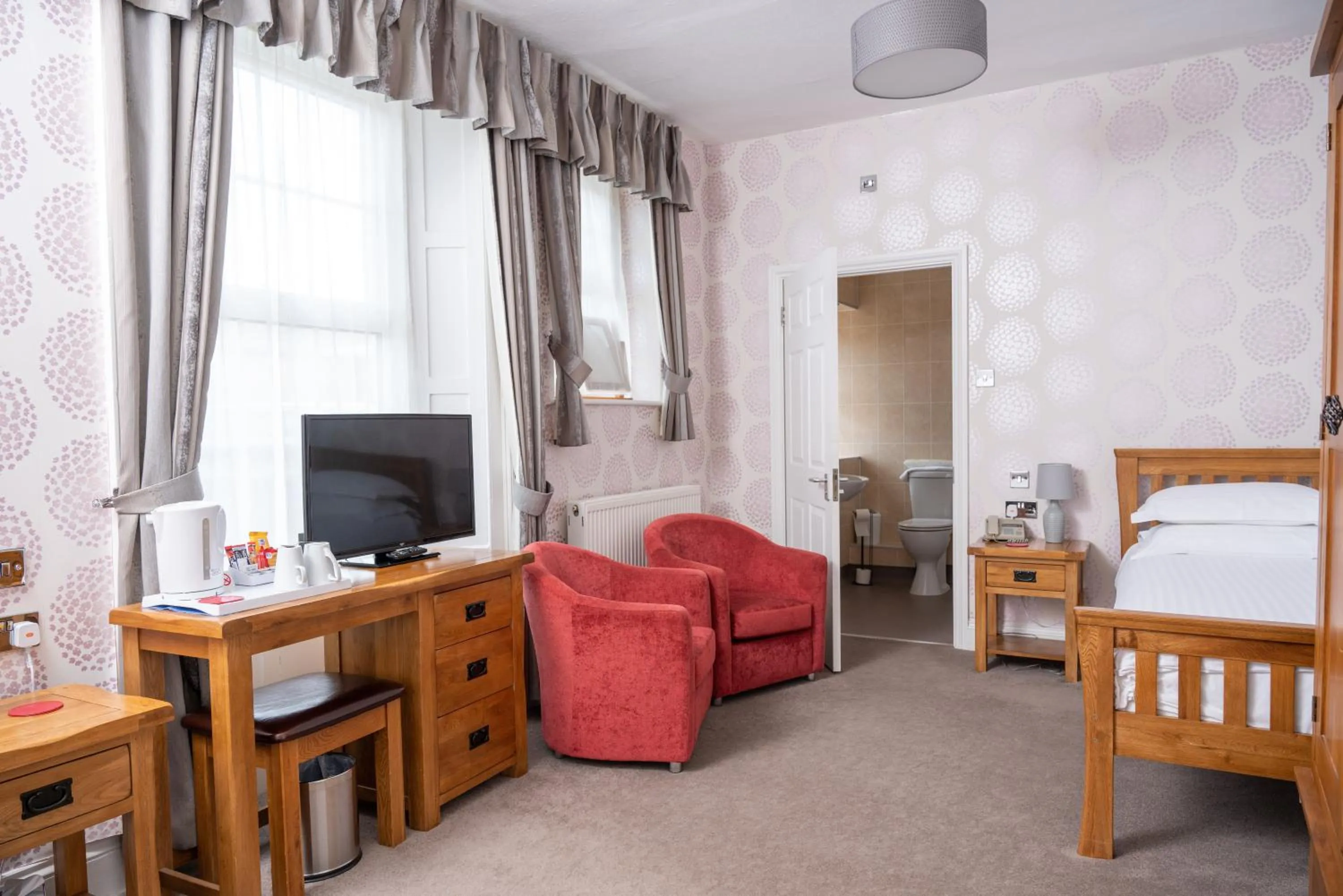 Bed in Lauriston Hotel