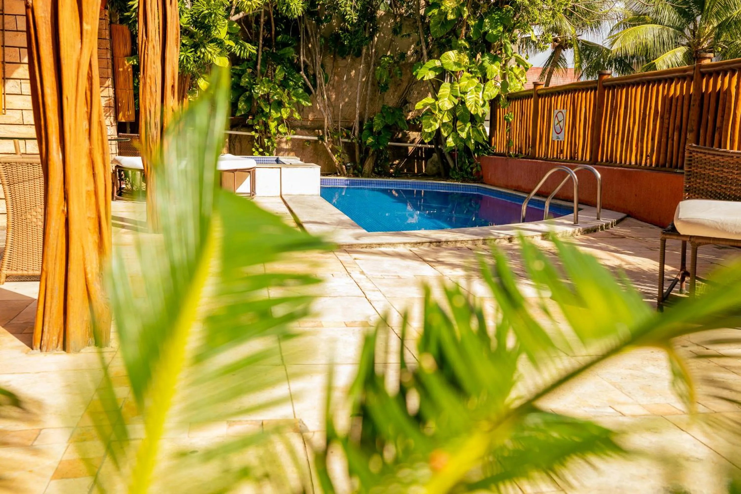 Swimming pool in Safari Natal Beach Hotel
