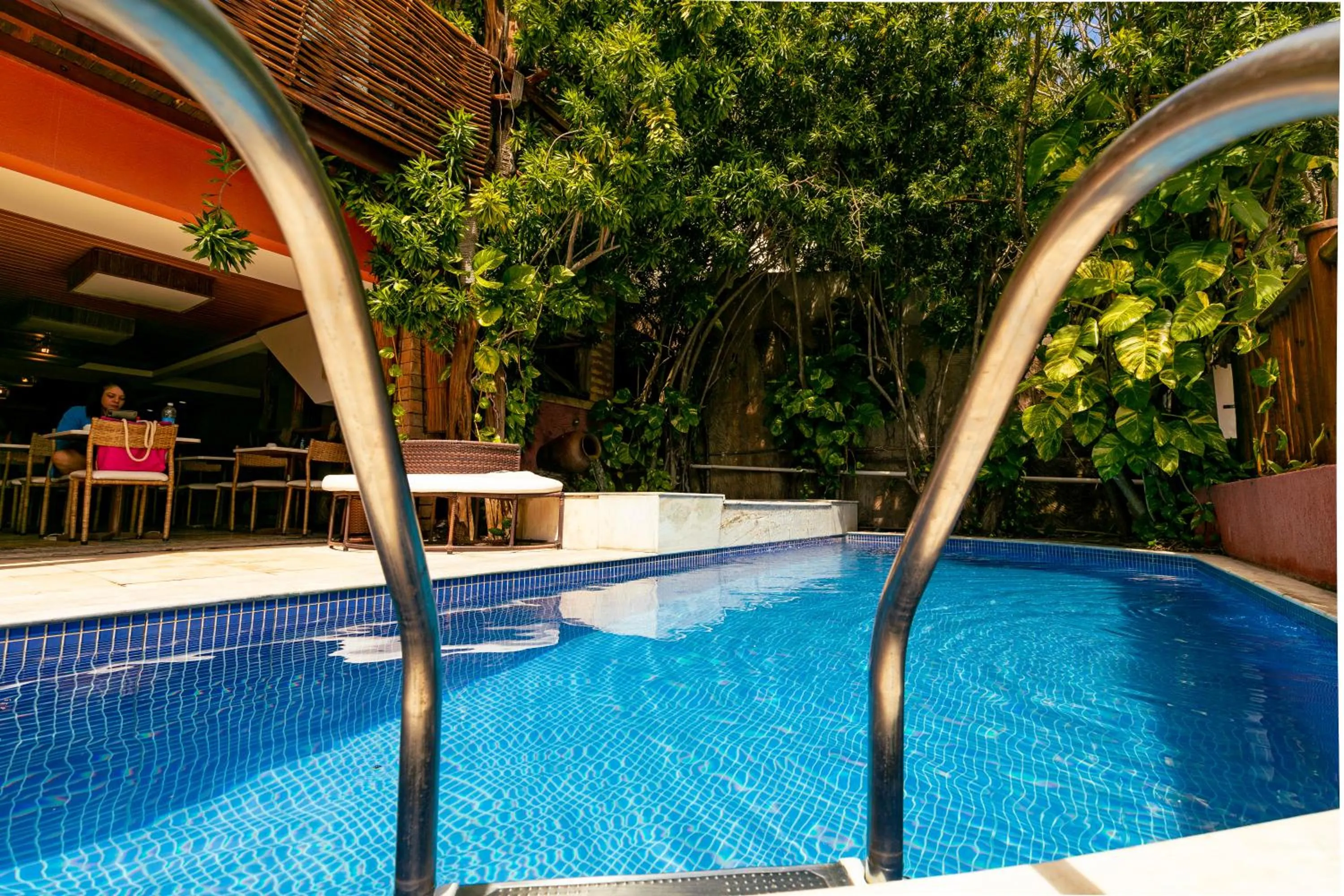 Swimming pool in Safari Natal Beach Hotel