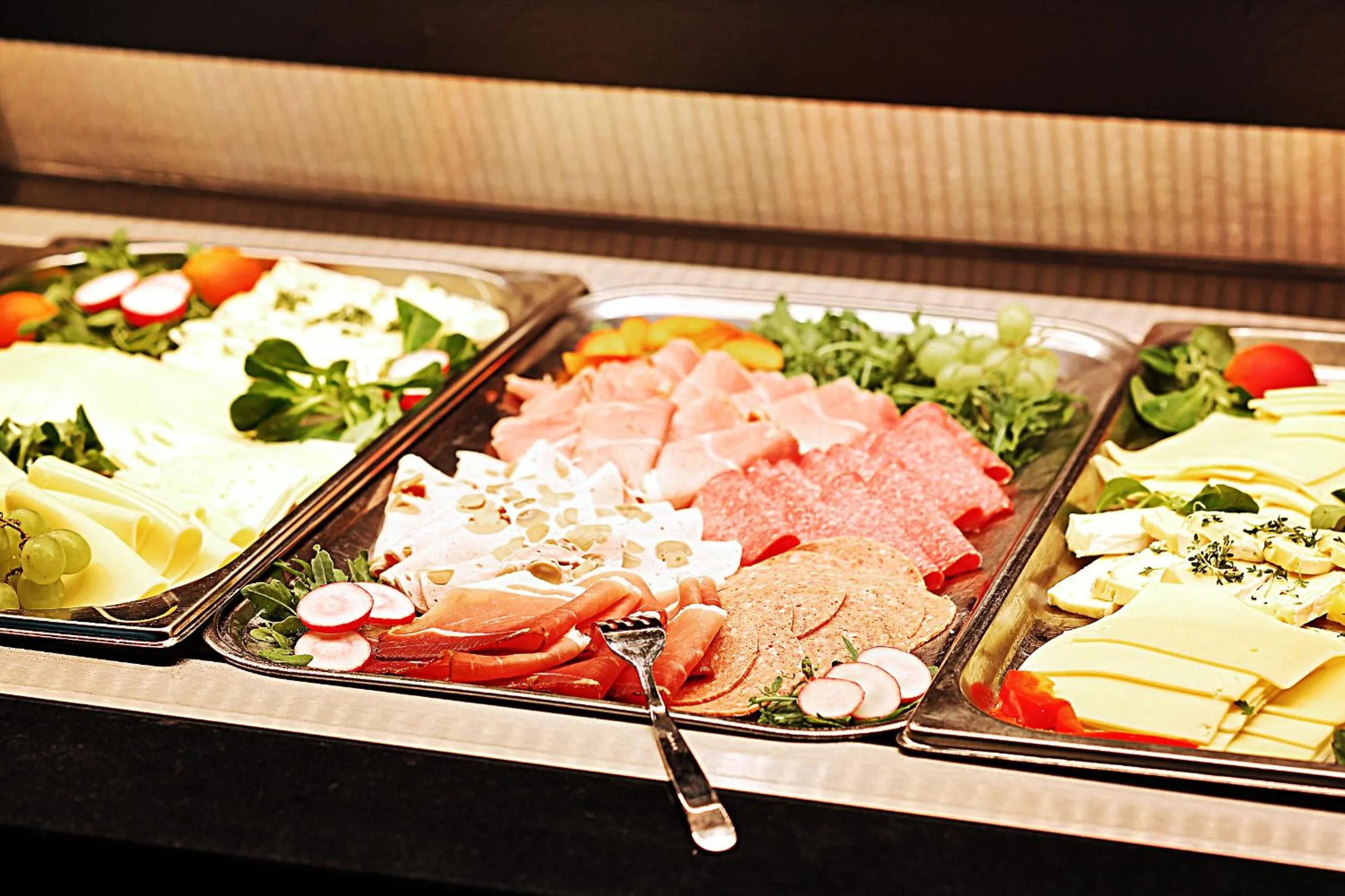 Food and drinks in Green Deer Bavarian Hotel