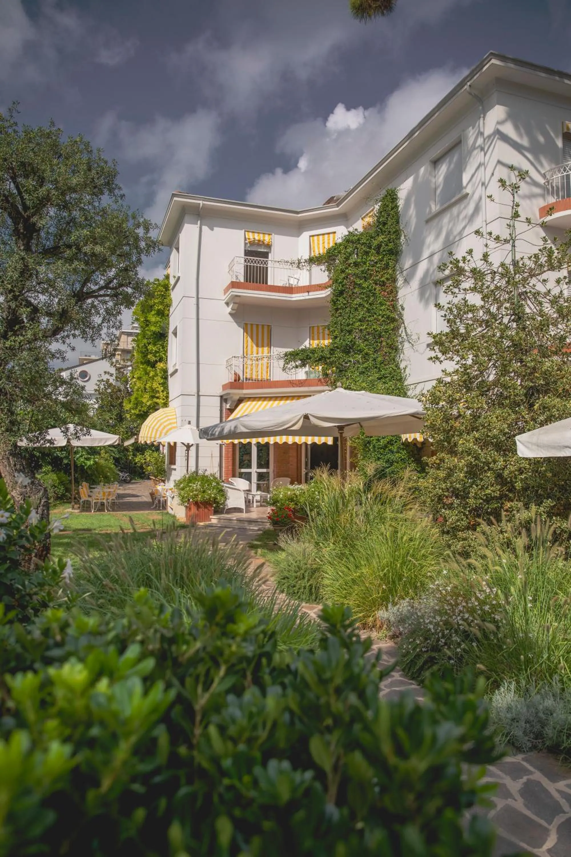 Property building in Villa Arizona