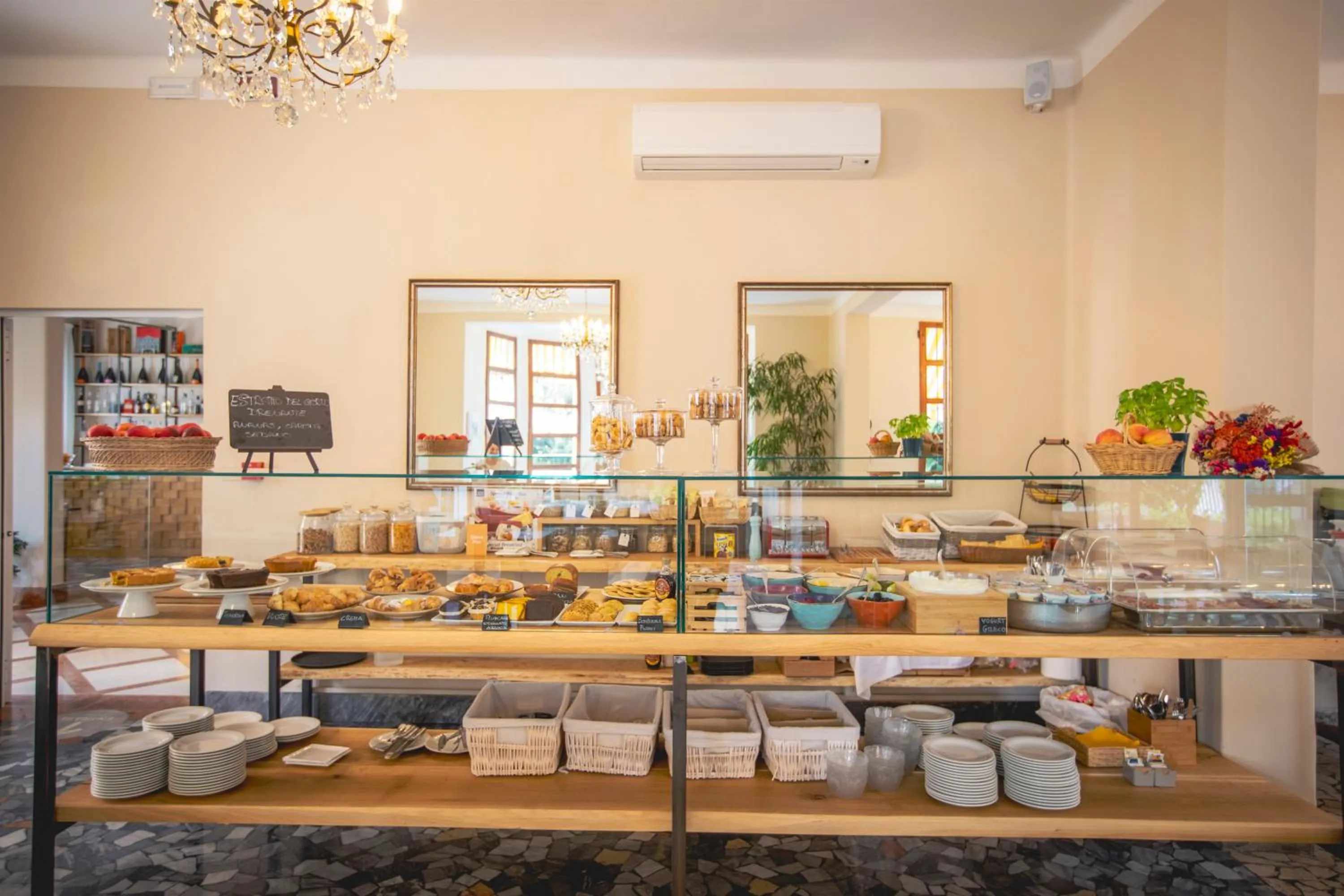 Breakfast in Villa Arizona