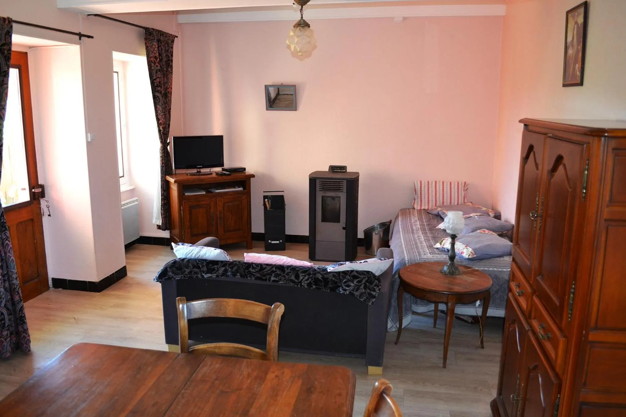 TV and multimedia in La Follye Mancey