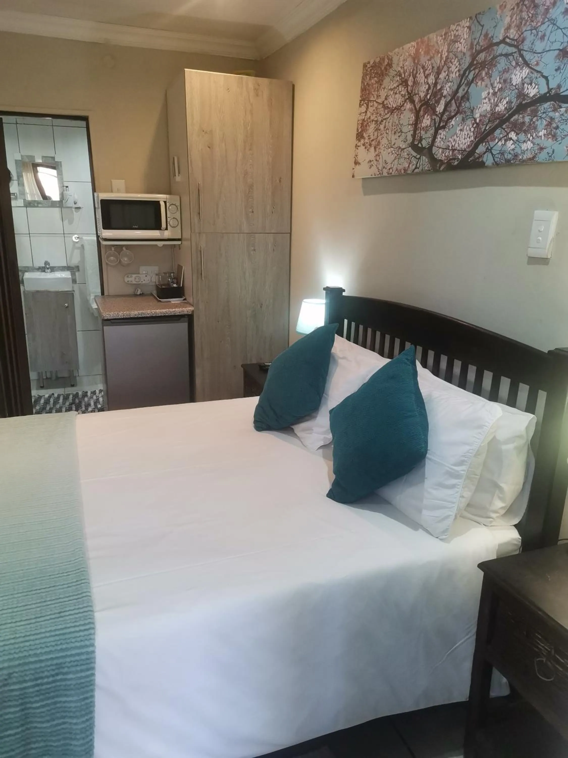 Photo of the whole room, Bed in Giardino a 194