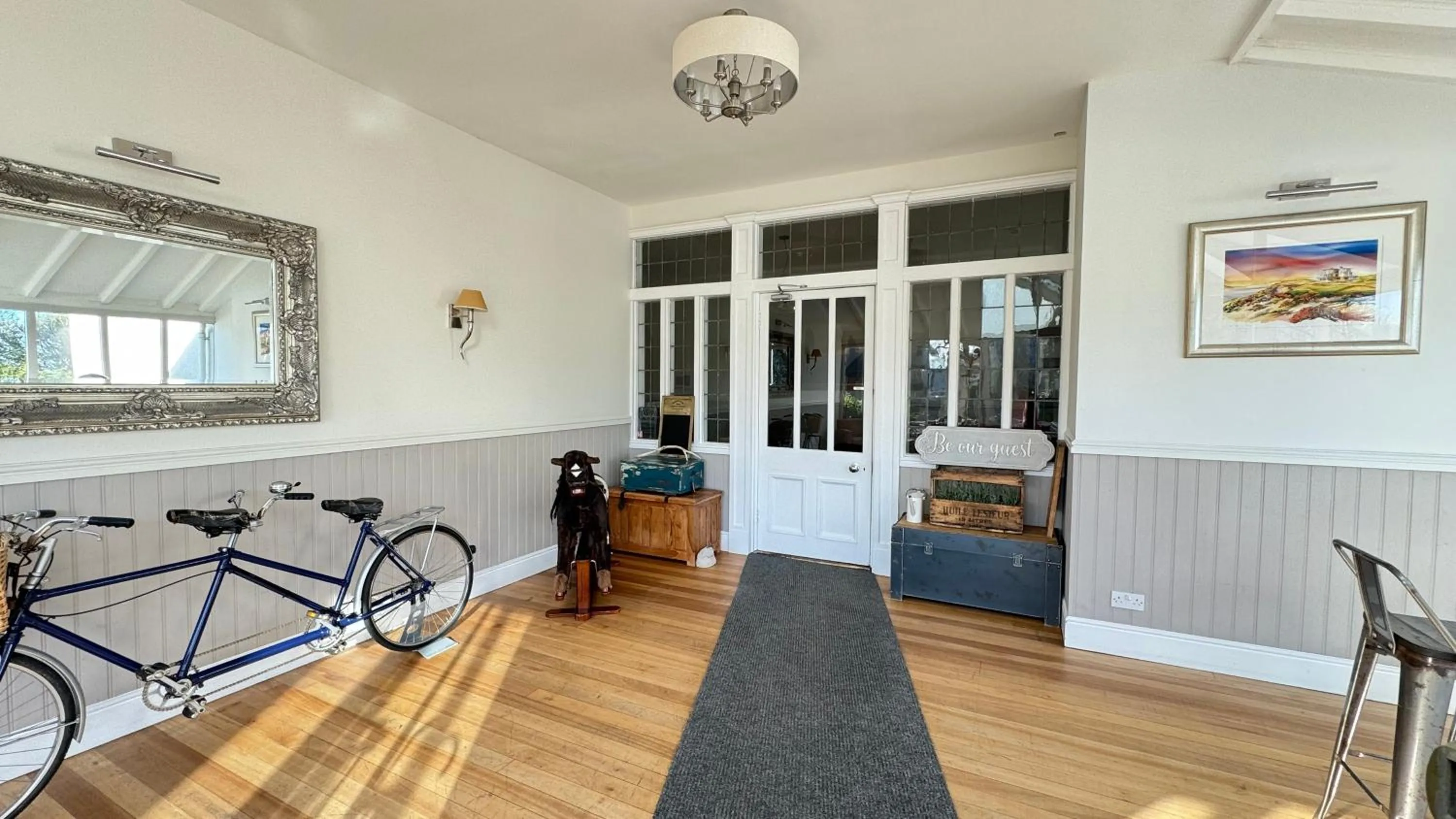 Property building, Bed in Invernairne