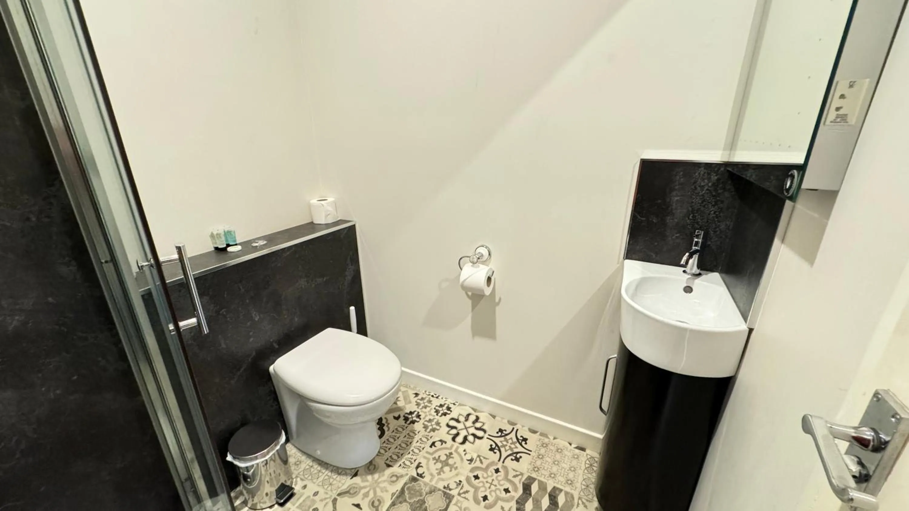 Property building in Invernairne