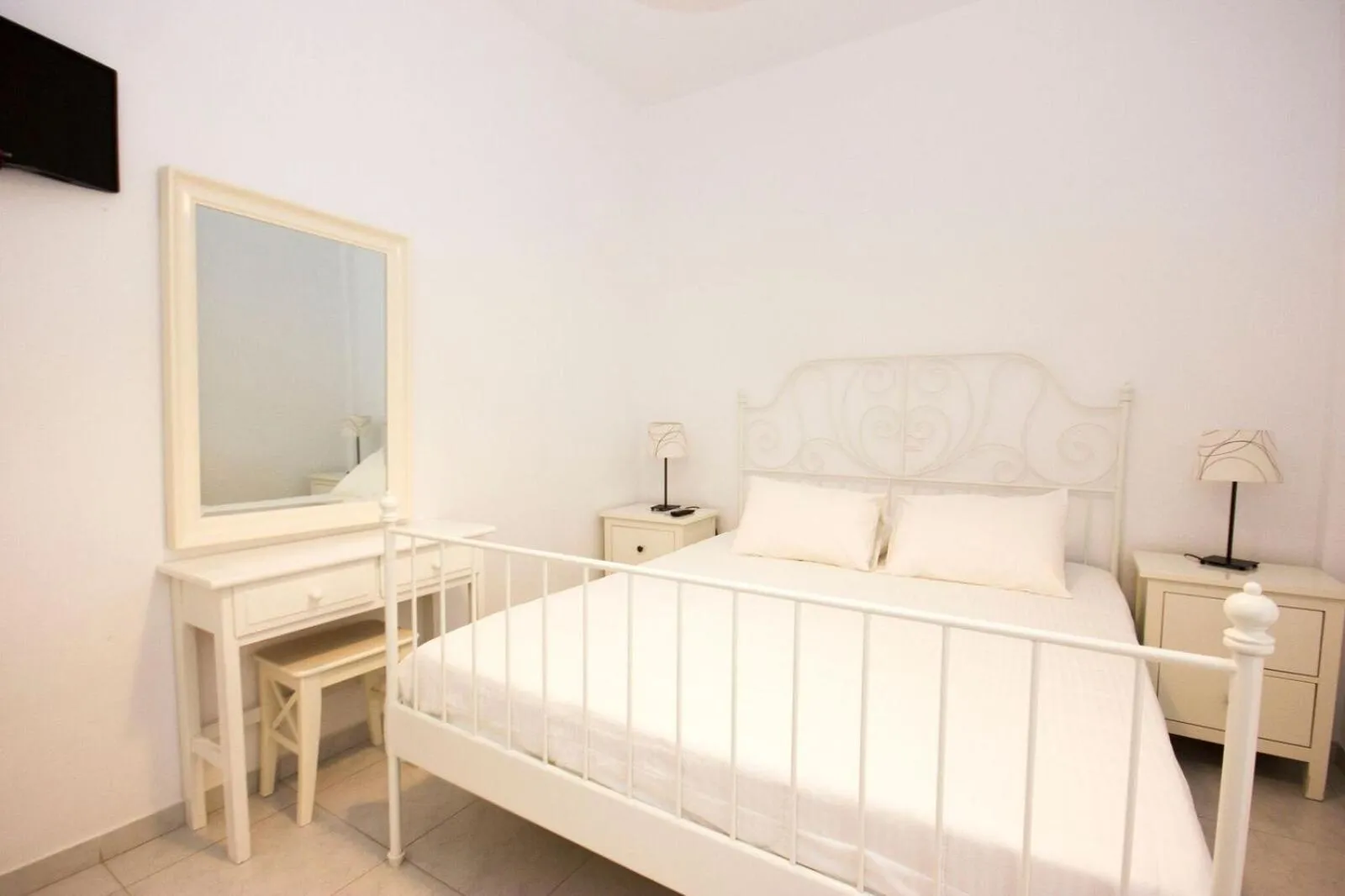 Bed in Anixi - Primavera Mykonos