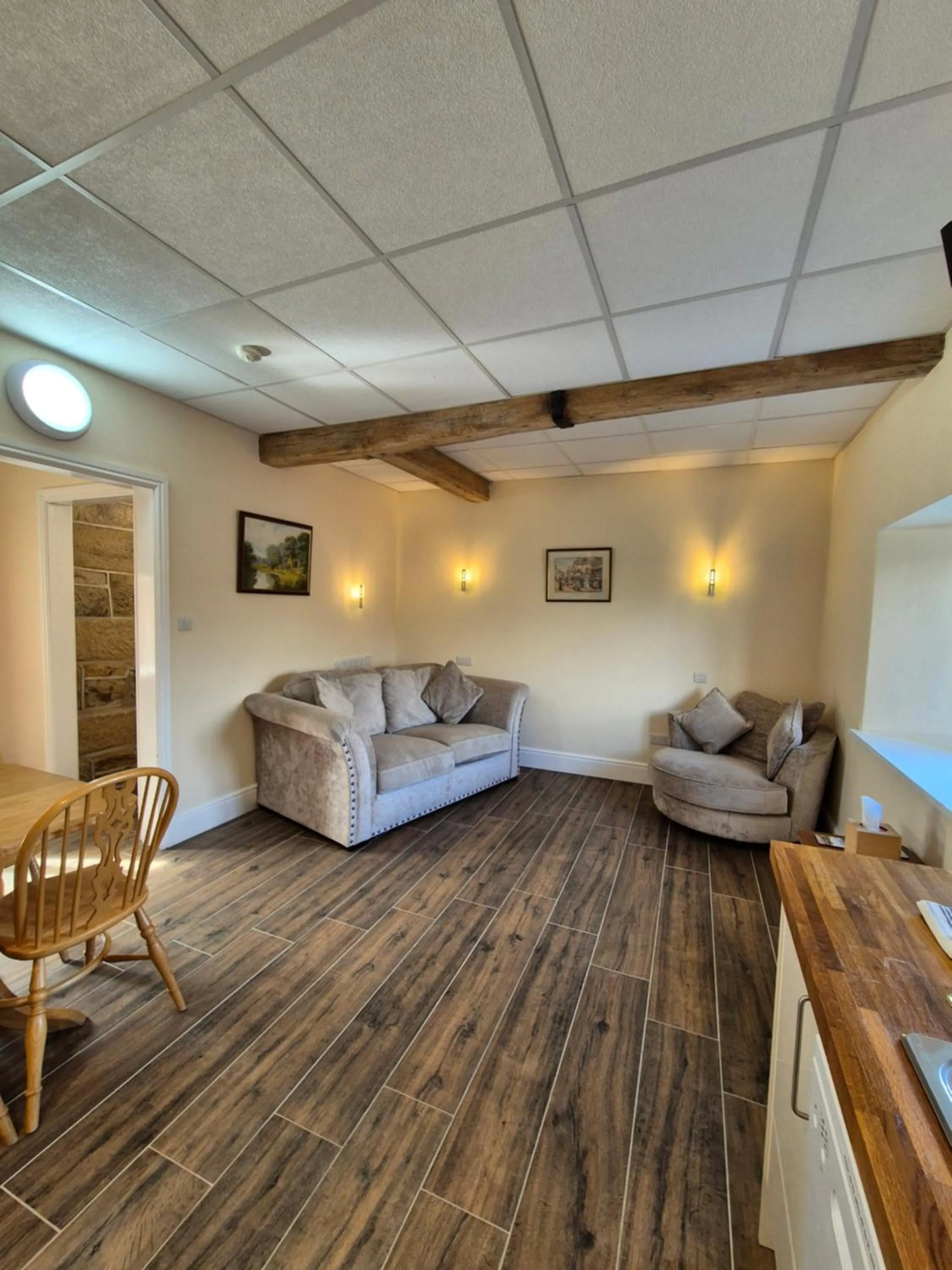 TV and multimedia in Padley Farm