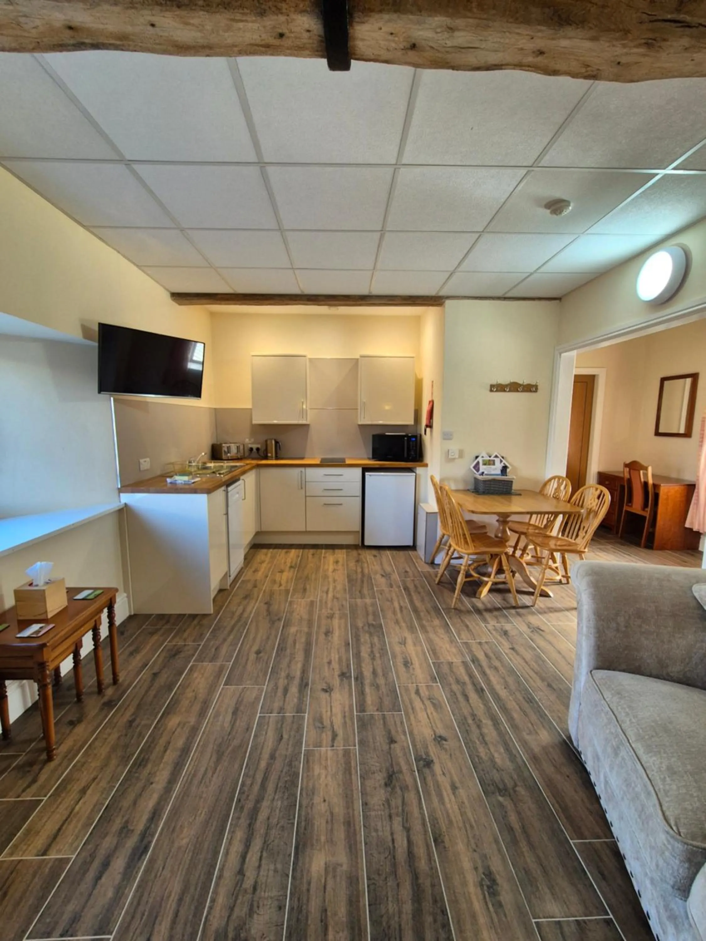 TV and multimedia in Padley Farm