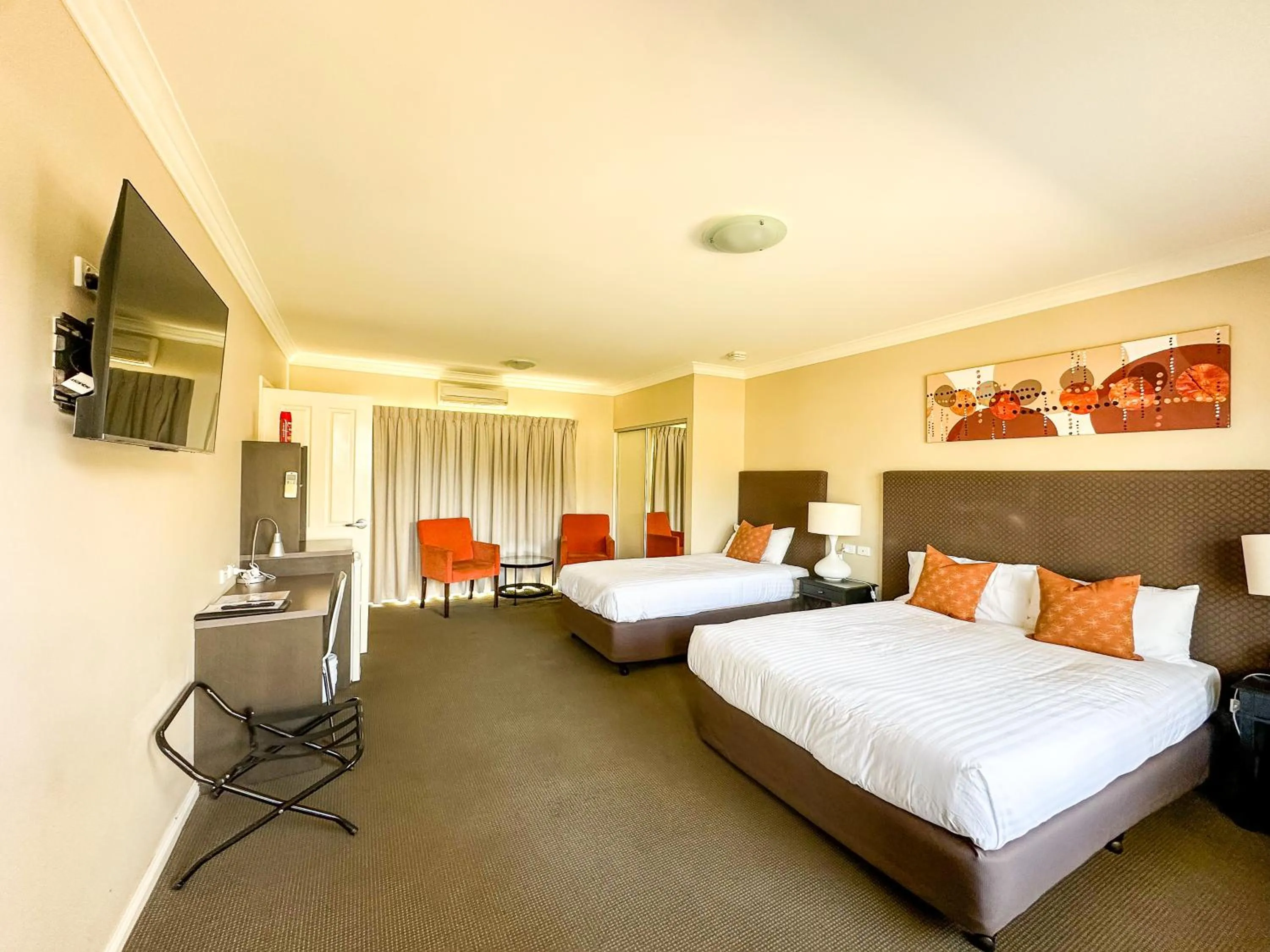 Bed in Sundowner Motel Hotel