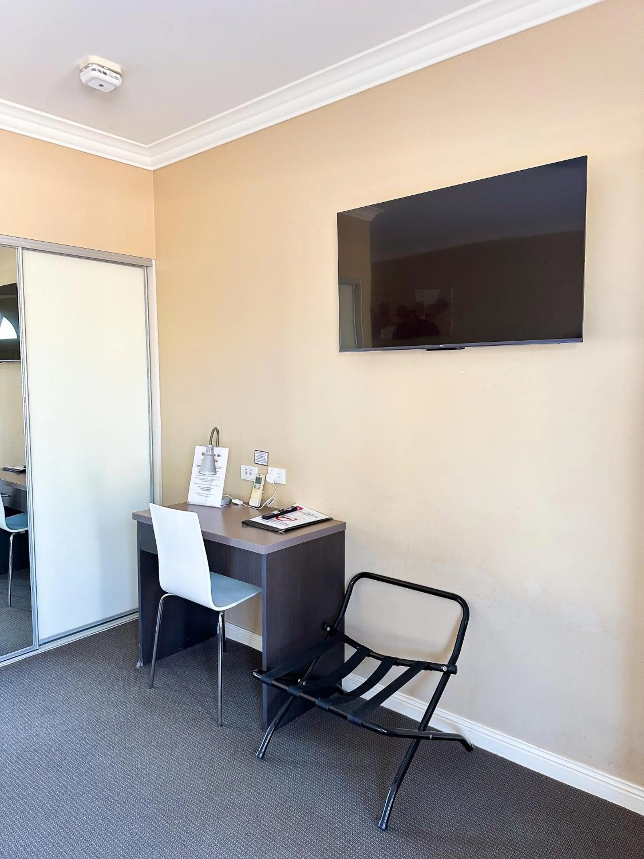 Sundowner Motel Hotel