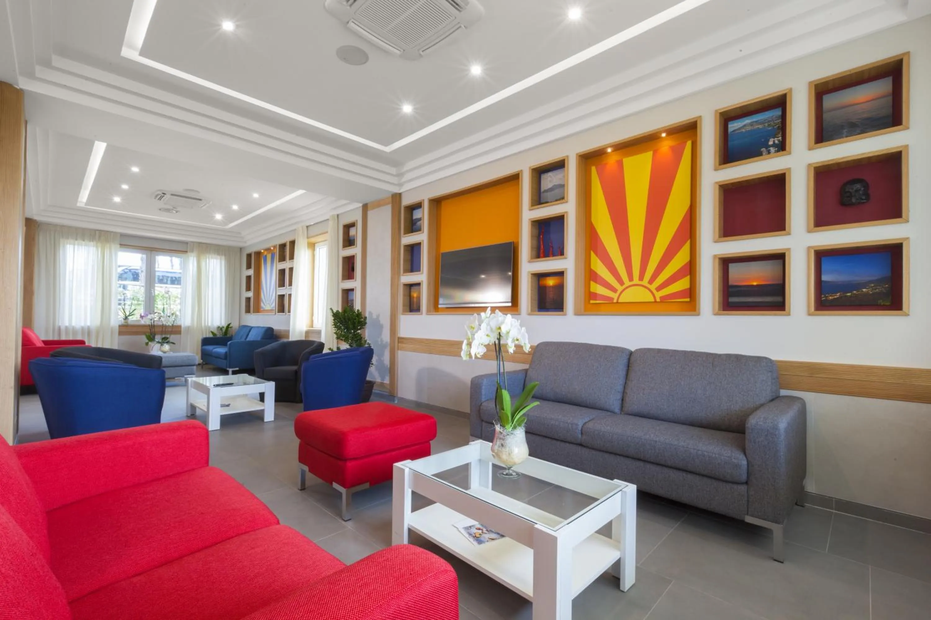Communal lounge/ TV room in Hotel O Sole Mio