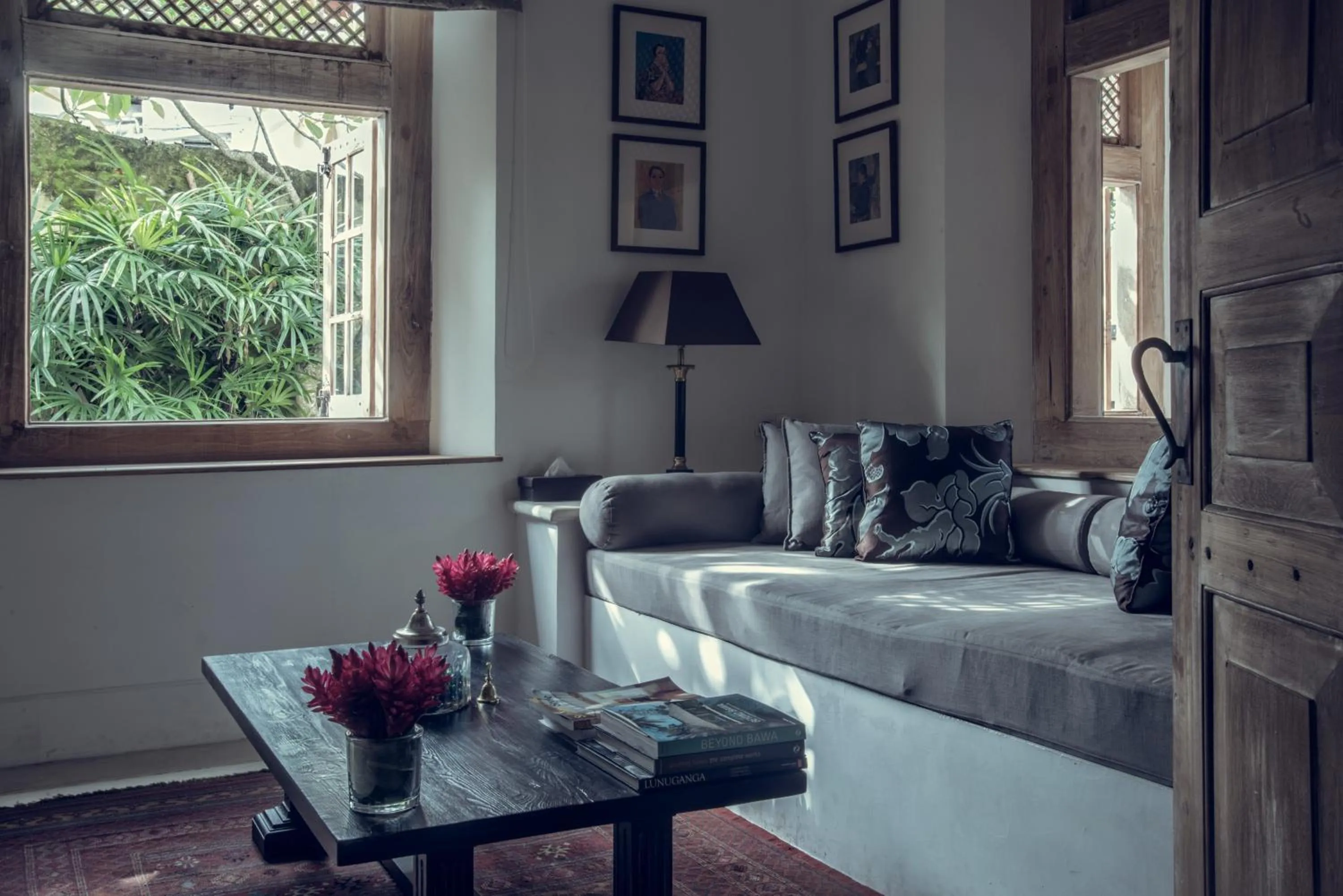 Communal lounge/ TV room in Taru Villas Rampart Street - Galle Fort