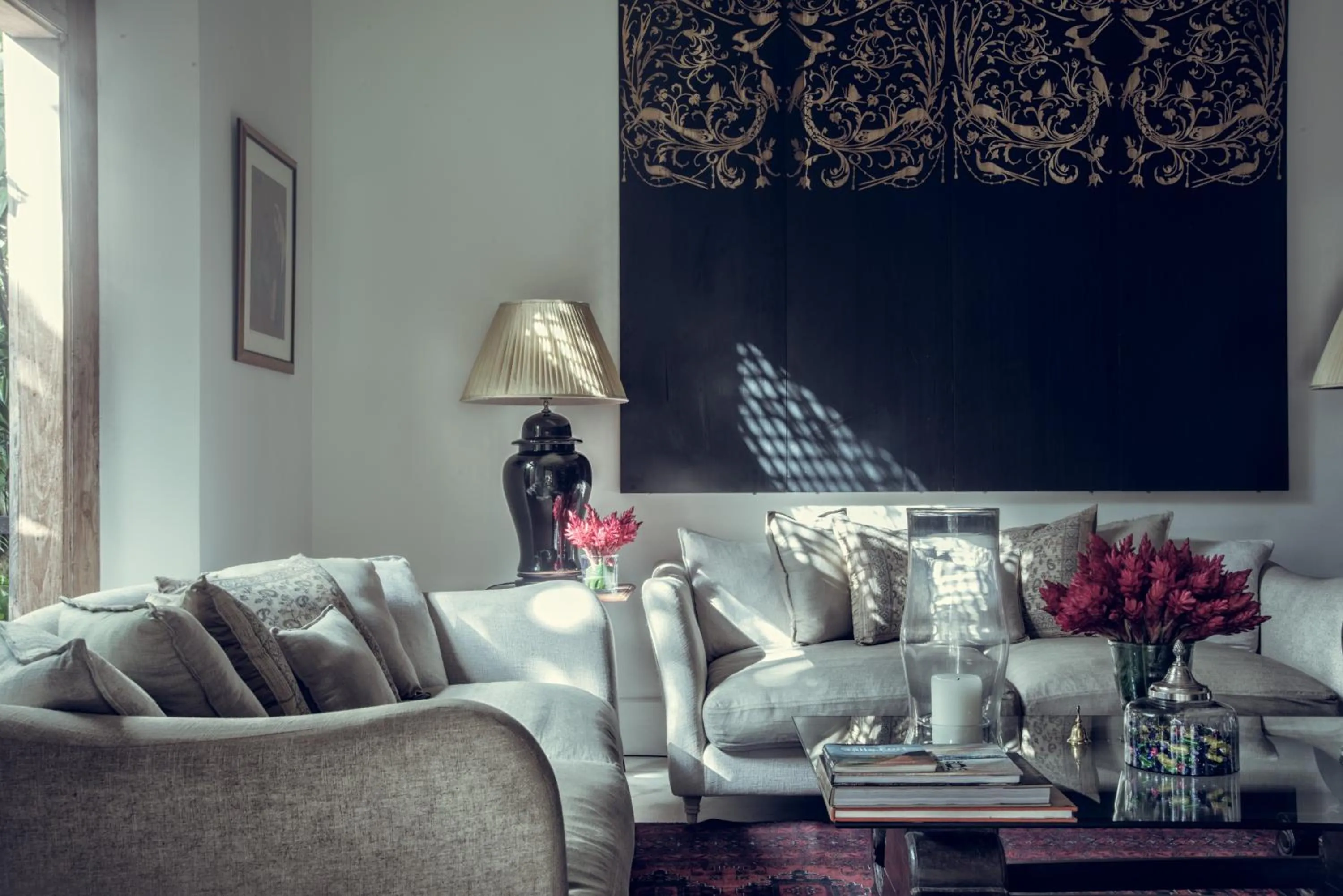 Communal lounge/ TV room in Taru Villas Rampart Street - Galle Fort