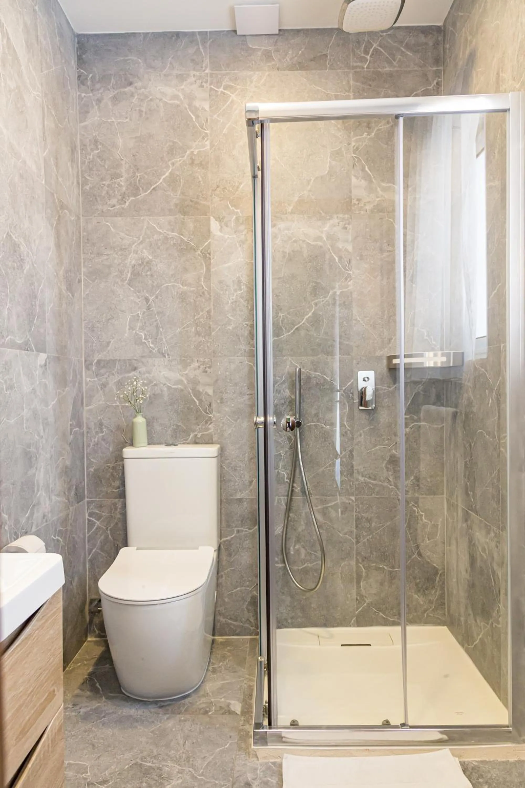 Shower in BB De Rohan