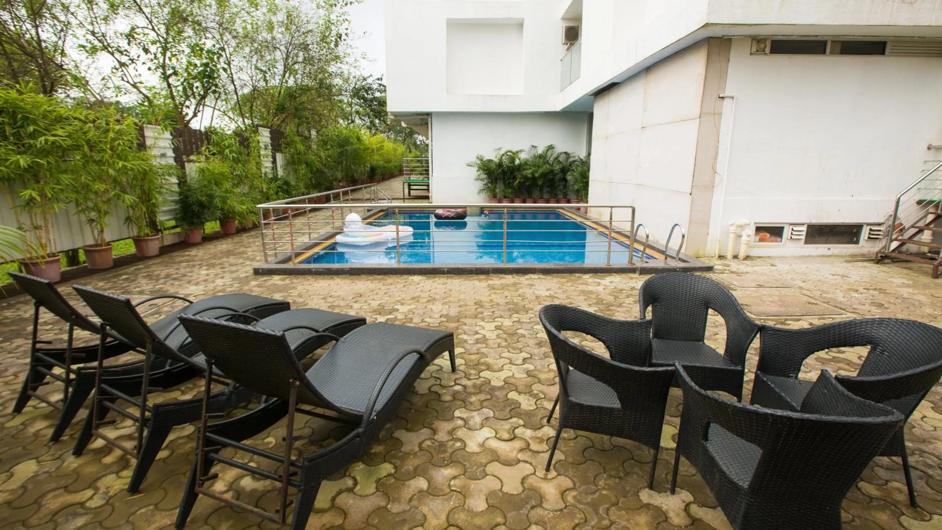 Swimming pool in Hotel Grand Visava Lonavala