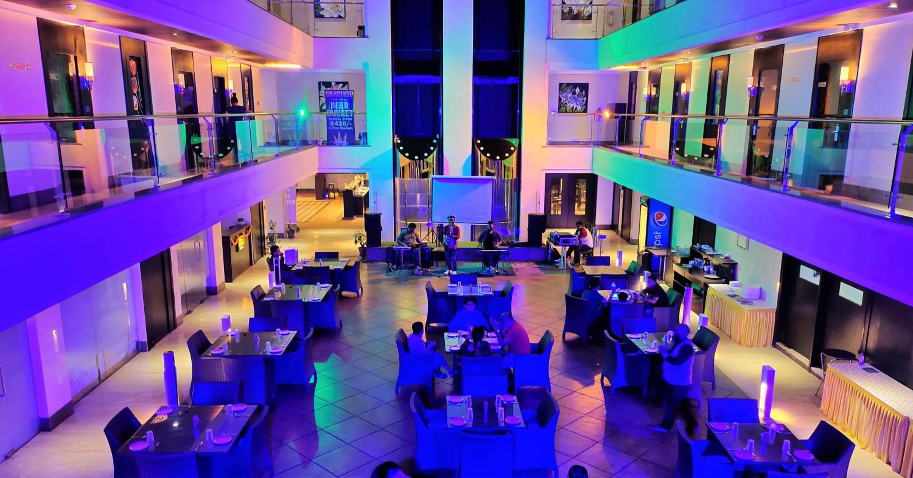 Restaurant/places to eat in Hotel Grand Visava Lonavala