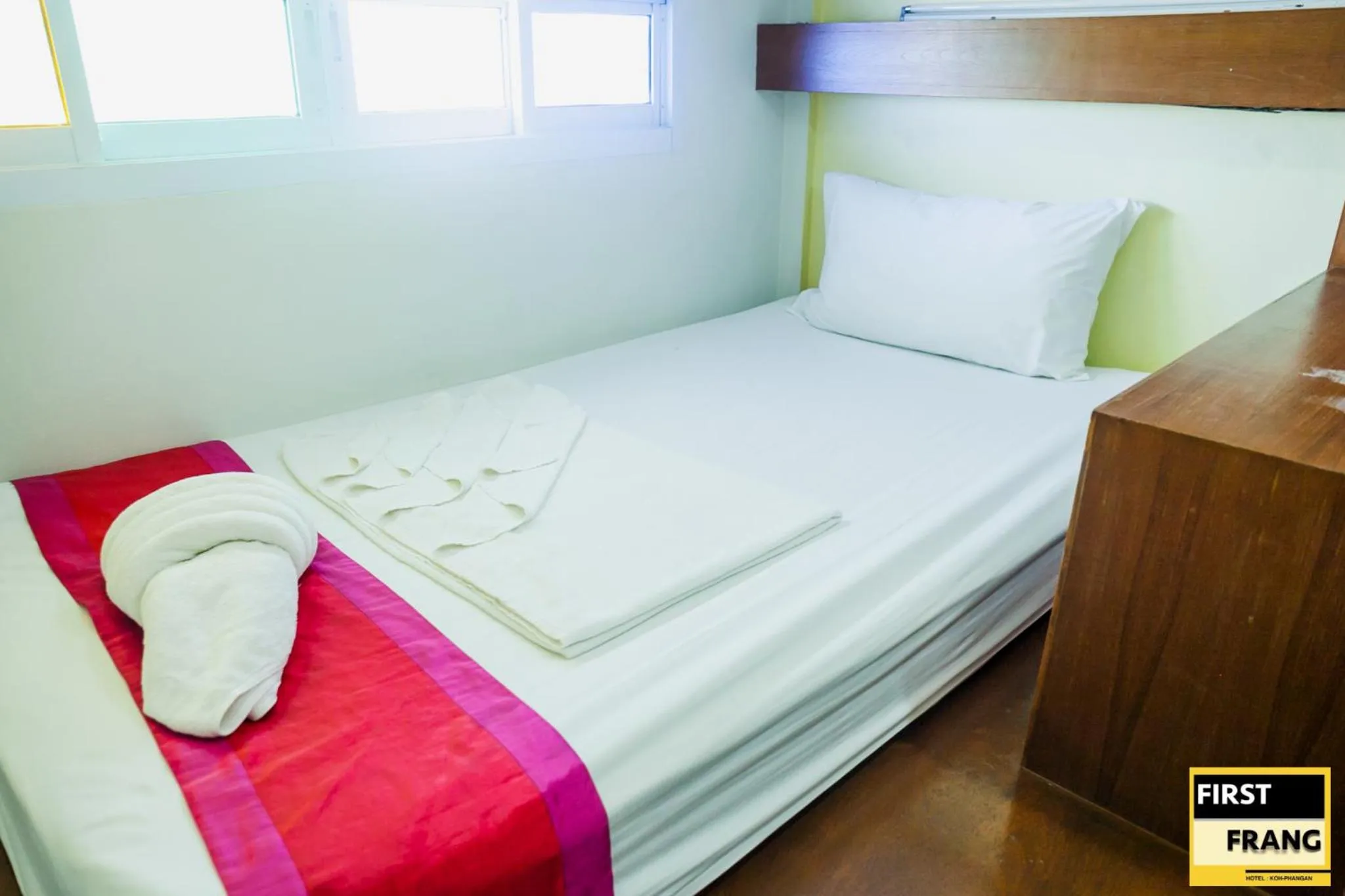 Bed in First and Frang Hotel - Koh Phangan
