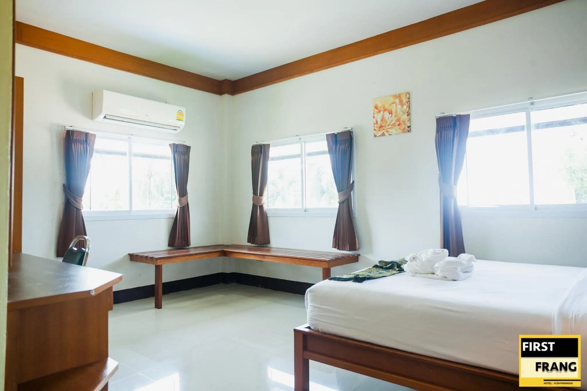 Photo of the whole room, Bed in First and Frang Hotel - Koh Phangan