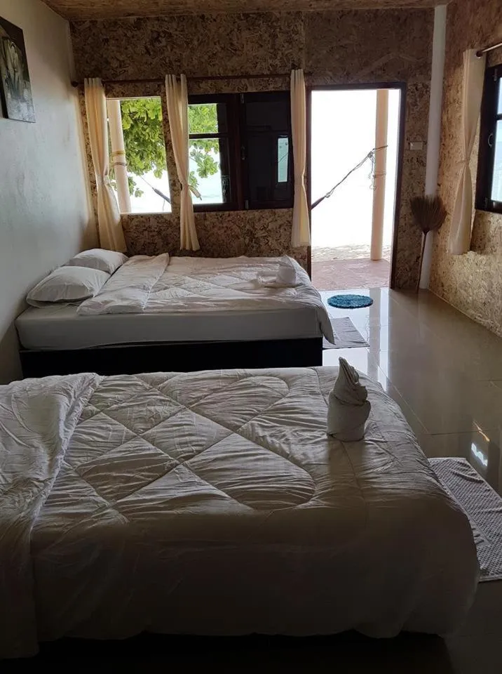 Bed in Bottle Beach 2 Bungalows