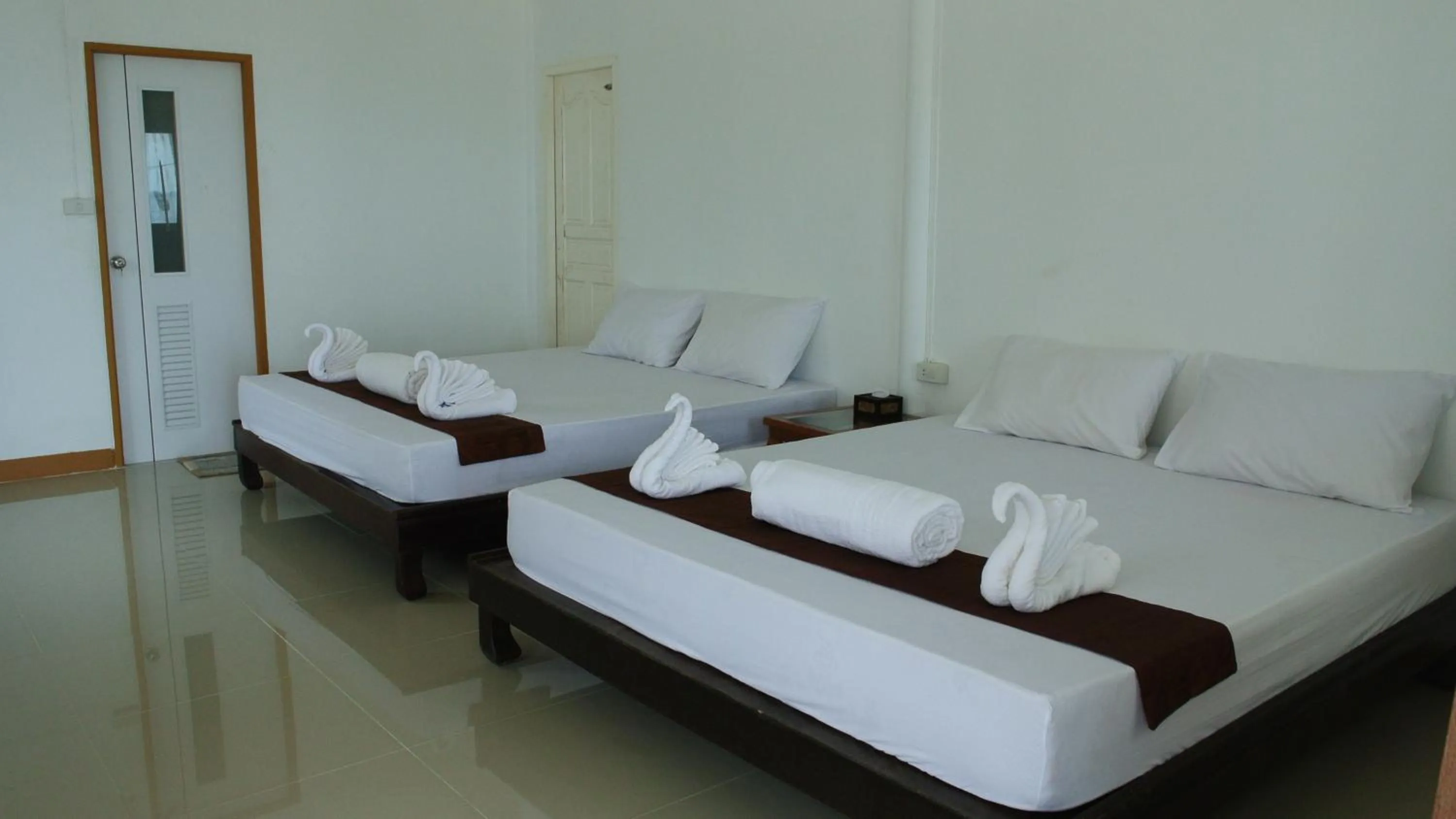 Photo of the whole room, Bed in Bottle Beach 2 Bungalows