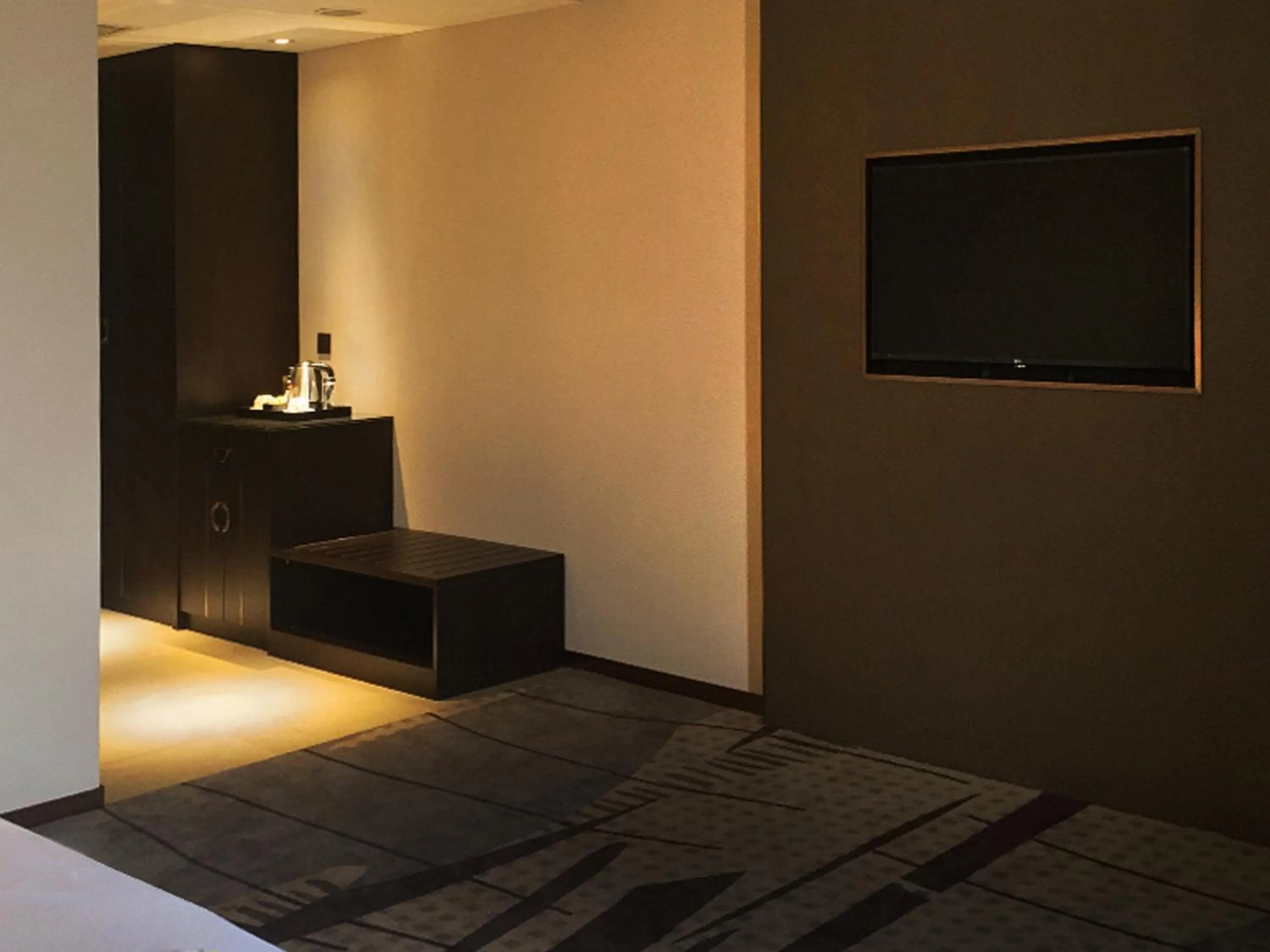 TV and multimedia, Bed in Geno Hotel Shah Alam