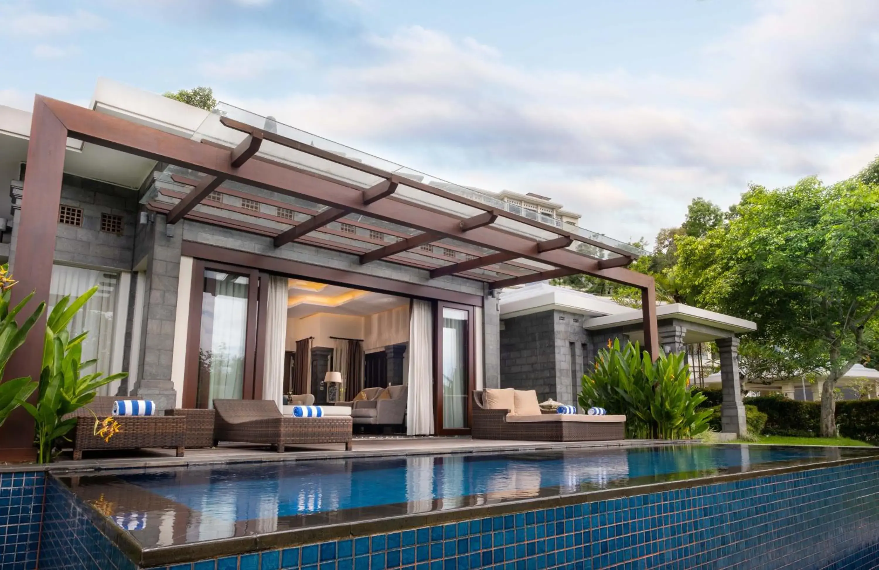 Homm Two Bedroom Pool Villa, 1 King Bed & 2 Twin Bed in Homm Saranam Baturiti Homm Two Bedroom Pool Villa, 1 King Bed & 2 Twin Bed in Homm Saranam Baturiti