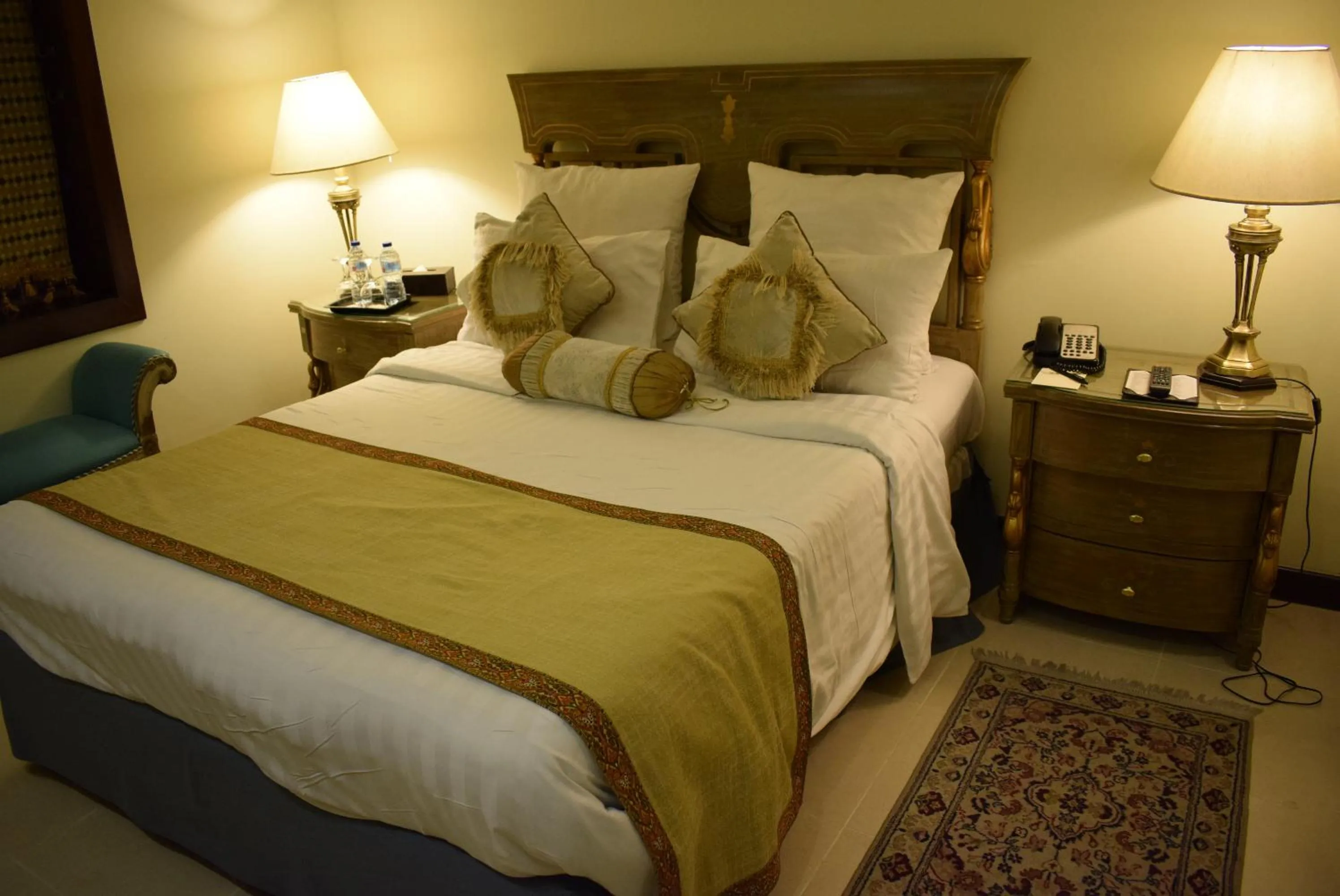 Bed in Faletti's Hotel Lahore