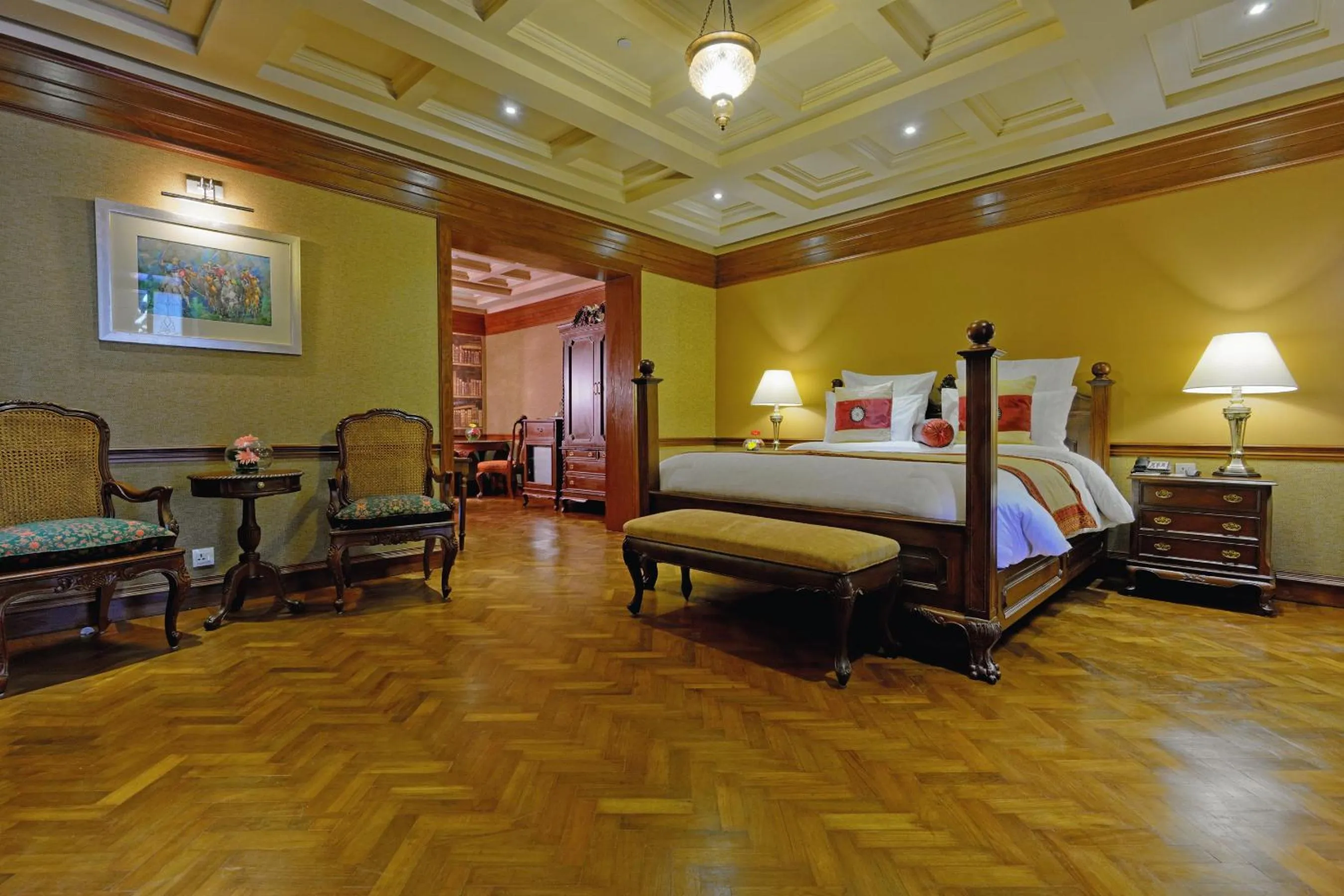 Bed in Faletti's Hotel Lahore