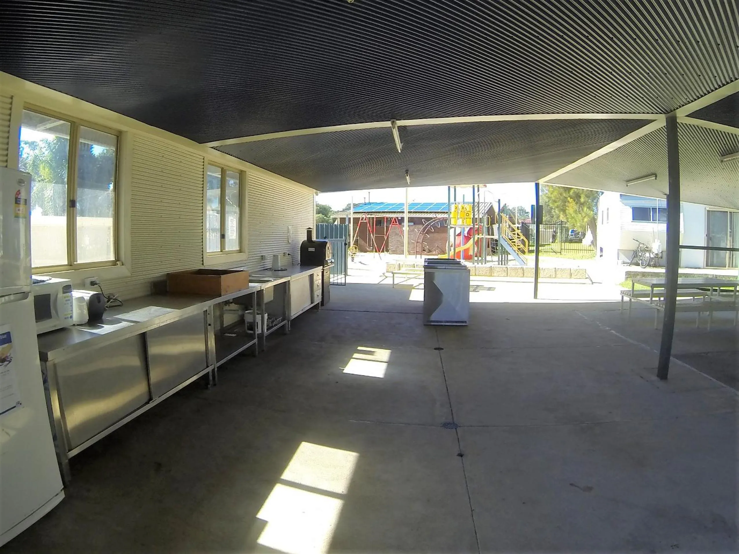 Area and facilities in Twin Waters Caravan Park