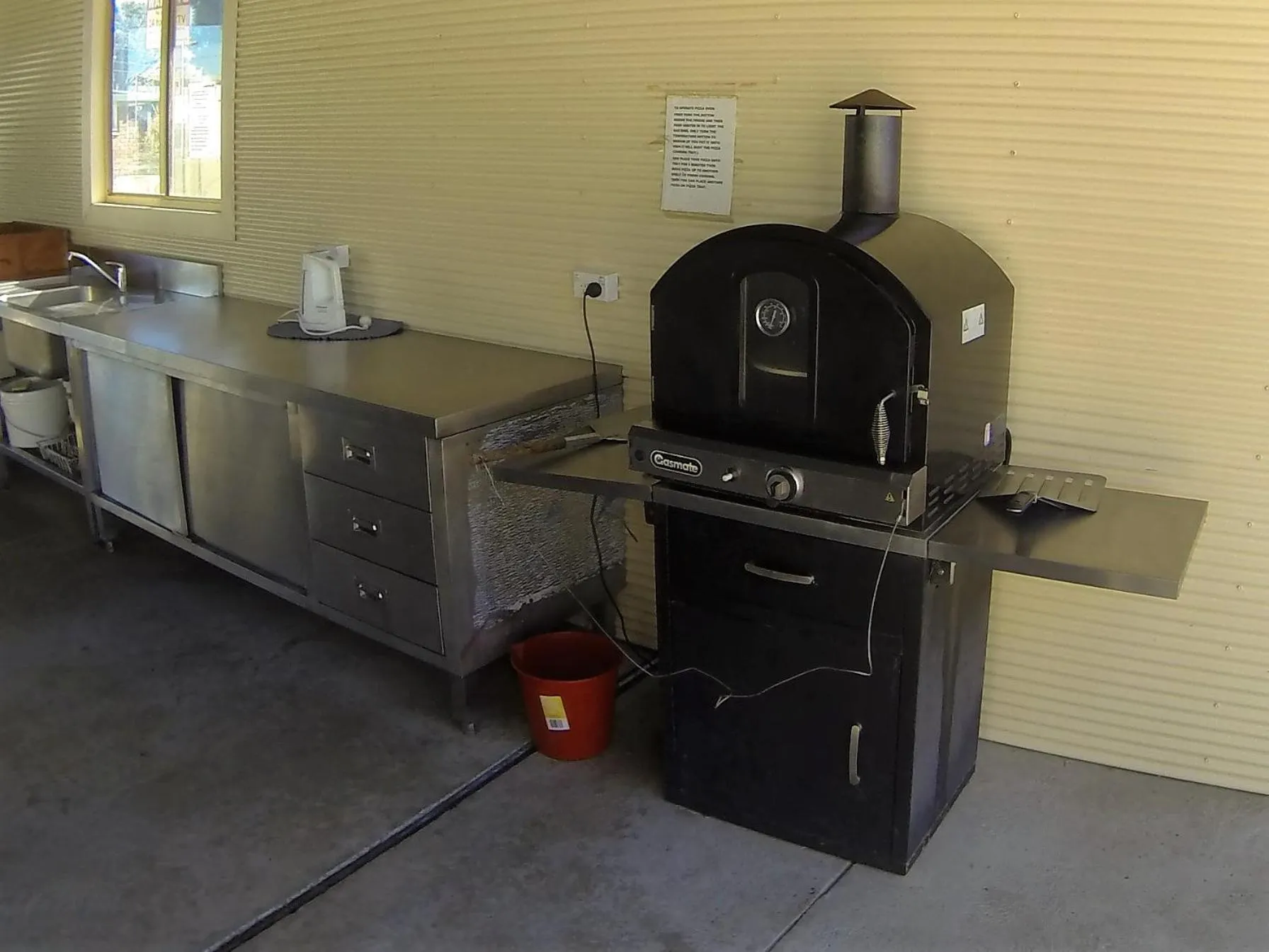 BBQ facilities in Twin Waters Caravan Park
