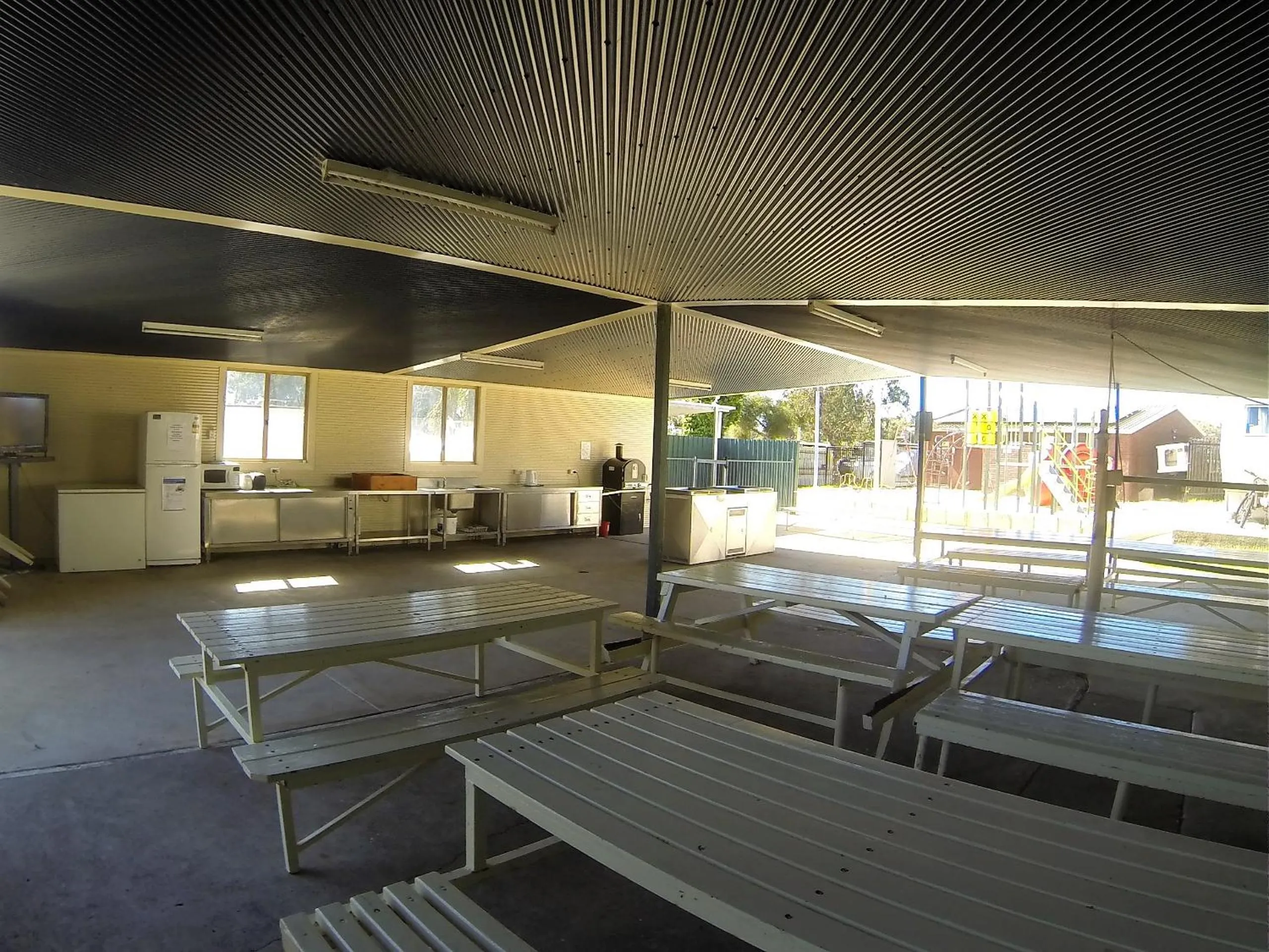 Area and facilities in Twin Waters Caravan Park