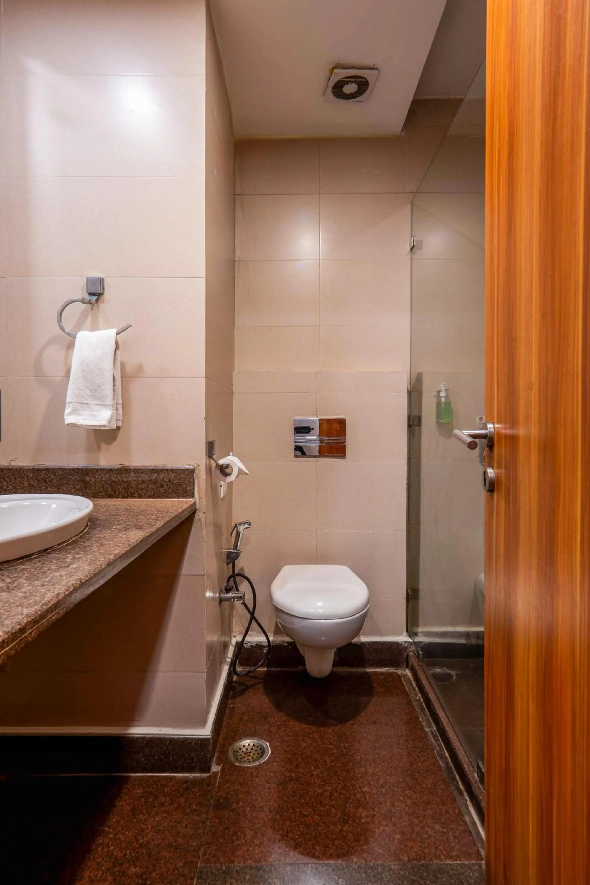 Bathroom in Le Roi Jammu - Near Jammu Railway Station