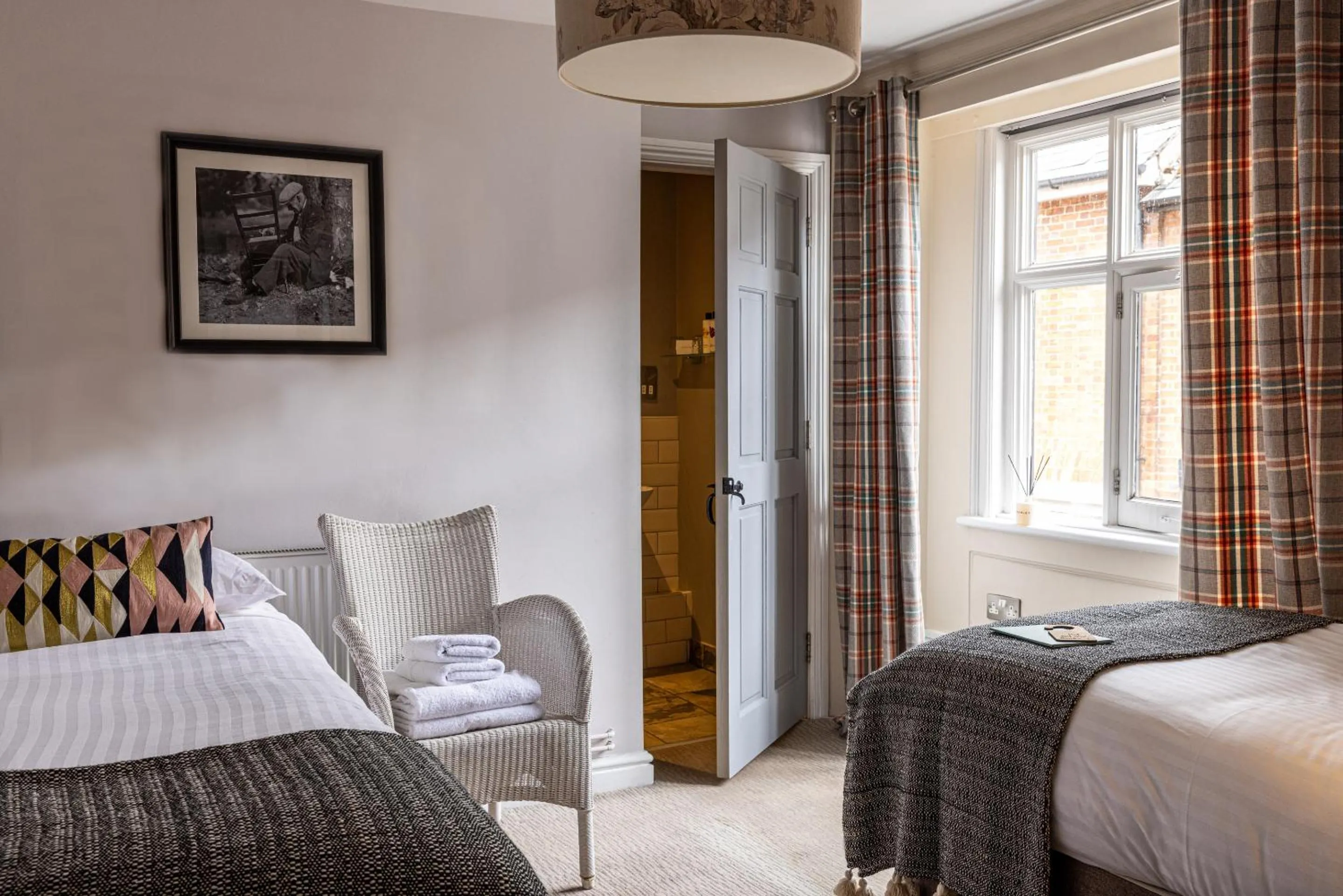 Bedroom, Bed in The Crown & Horns