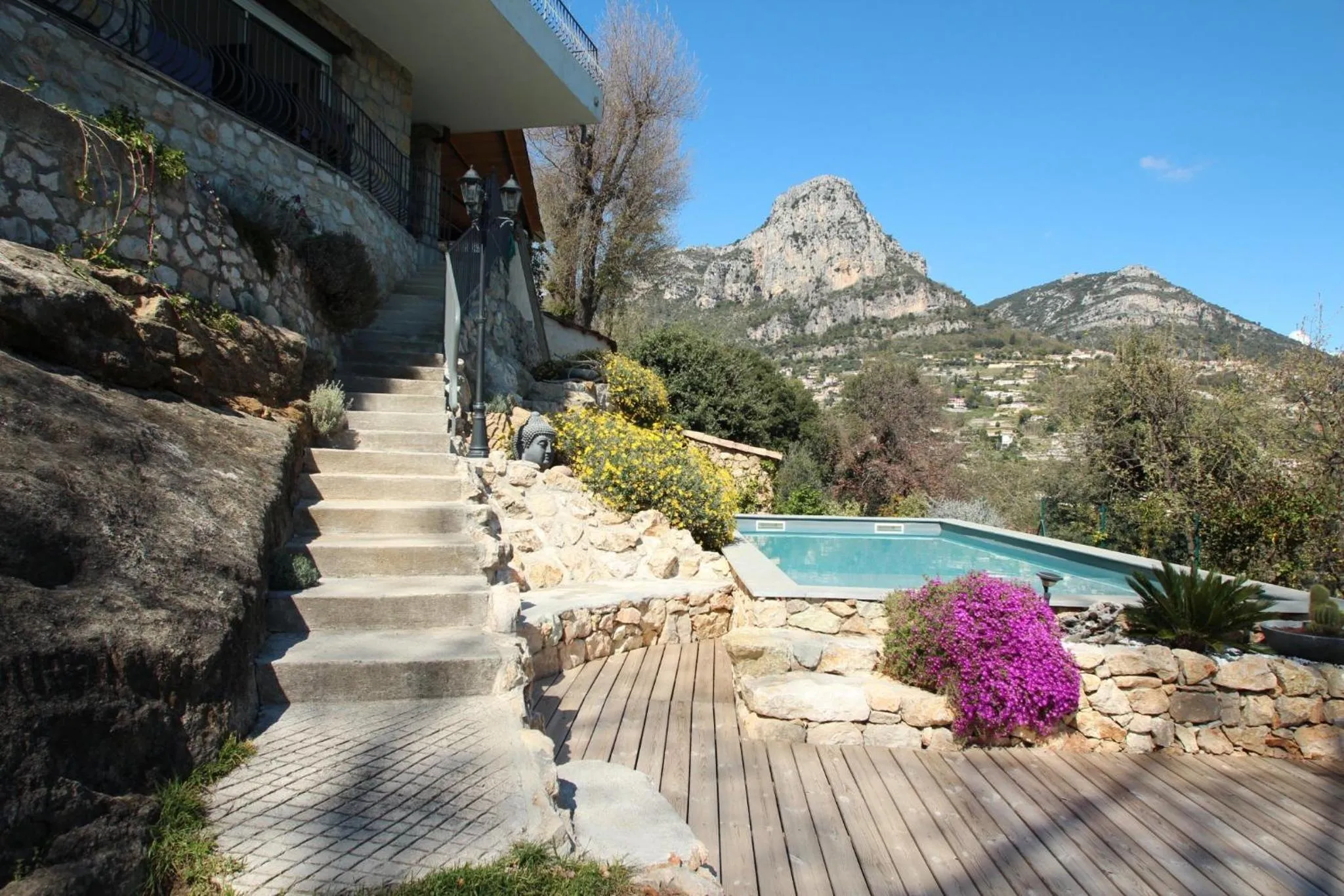 Pool view in Au Pied des Baous