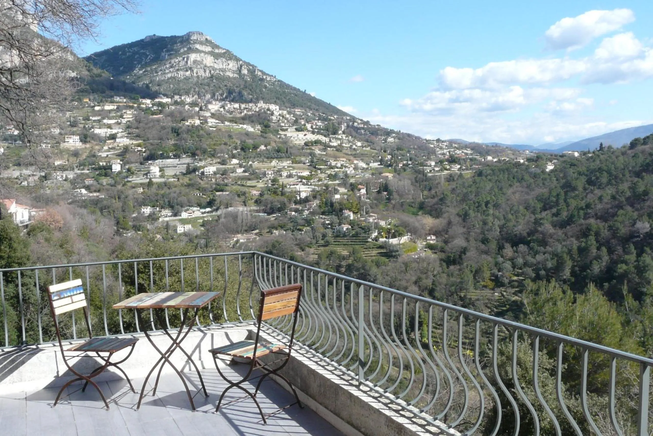 Day in Au Pied des Baous